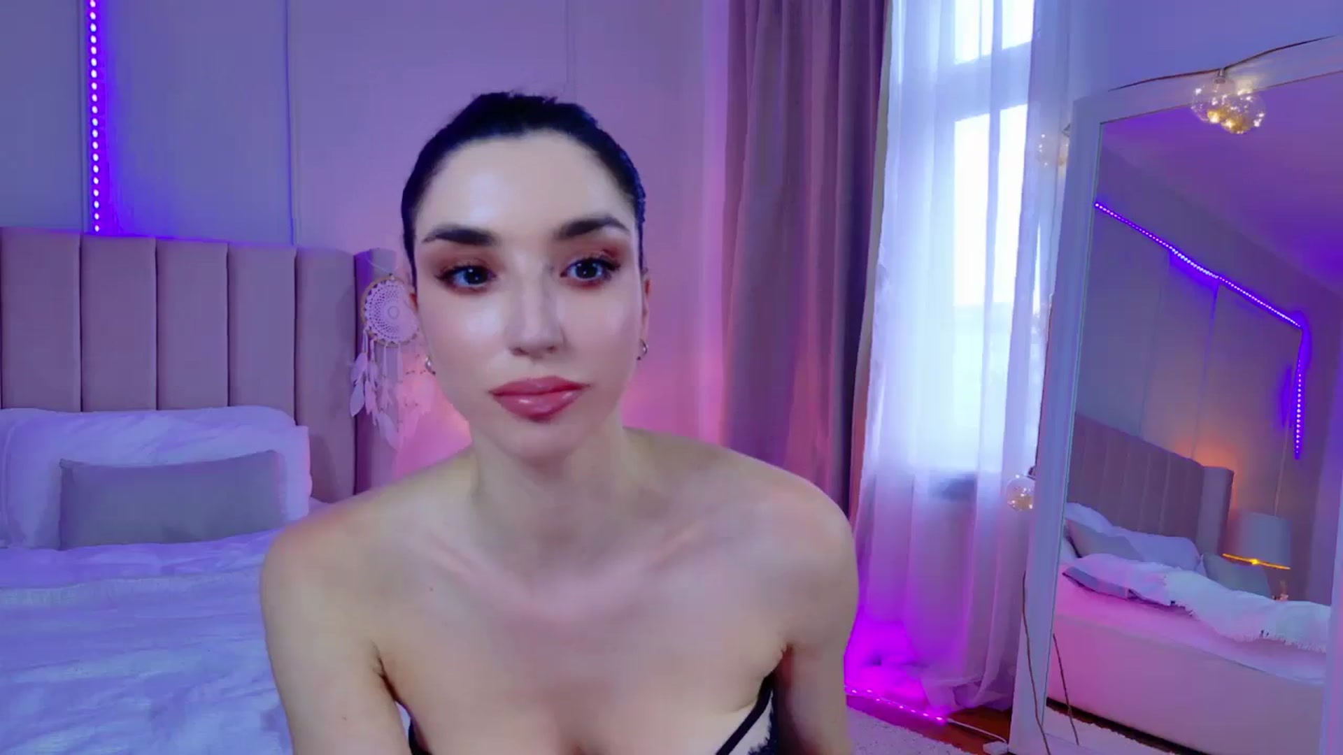 Gallery image thumbnail from LolaNiceAss1's myfreecams stream on, 03/02/2025, 15:31 image 17 of 20