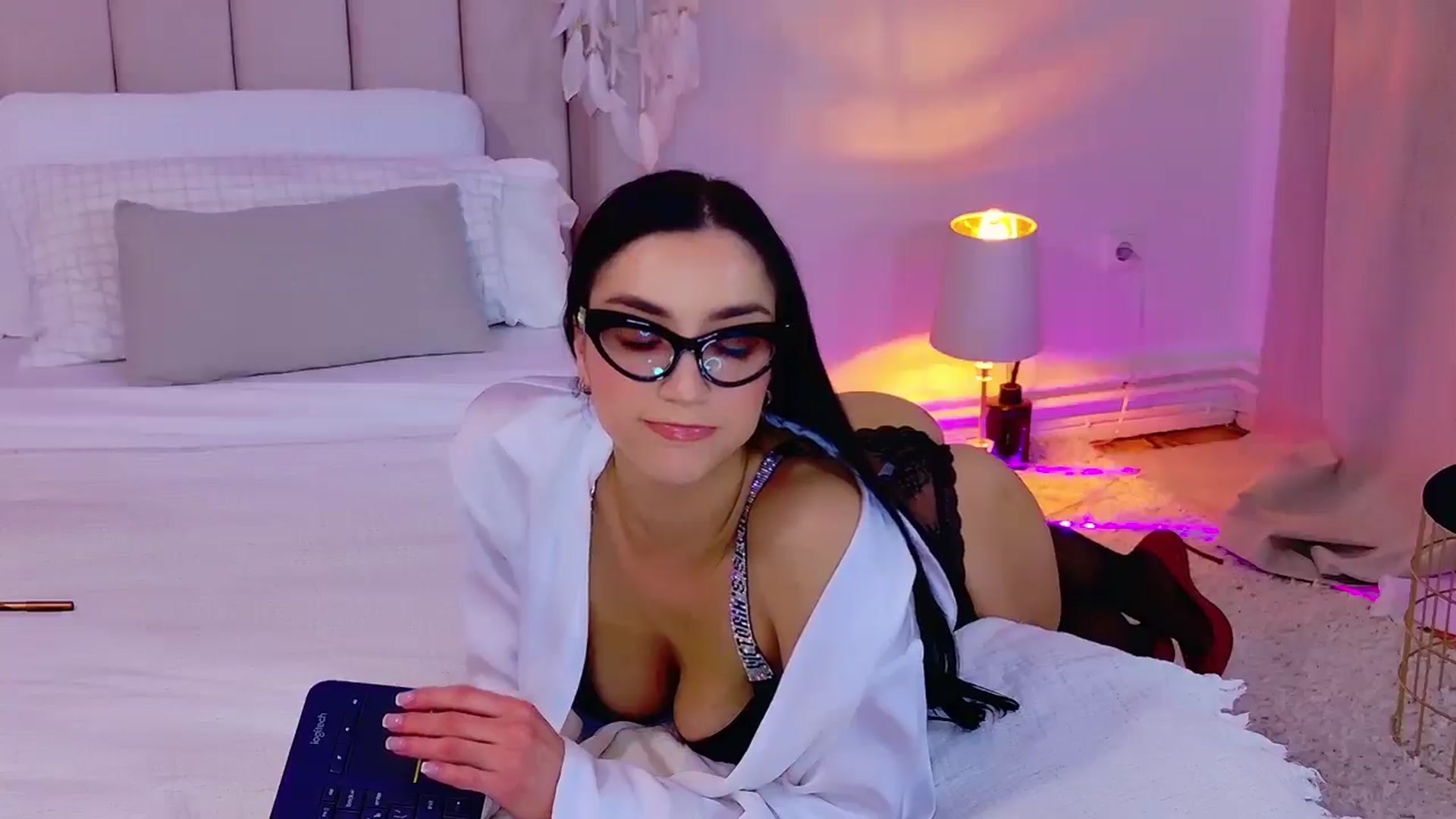 Gallery image thumbnail from LolaNiceAss1's myfreecams stream on, 03/08/2025, 18:27 image 2 of 20