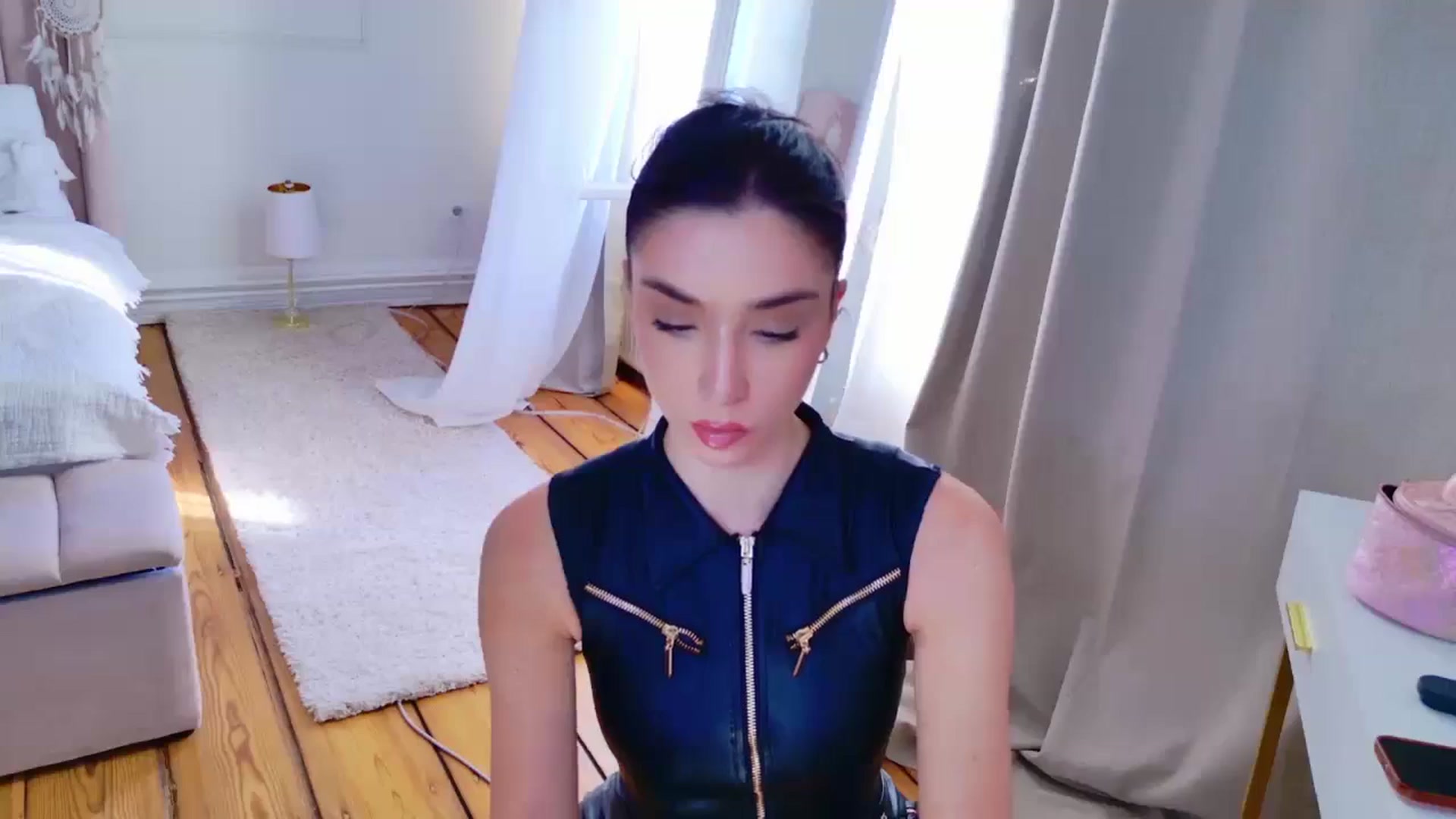 Gallery image thumbnail from LolaNiceAss1's myfreecams stream on, 03/19/2025, 15:35 image 2 of 20