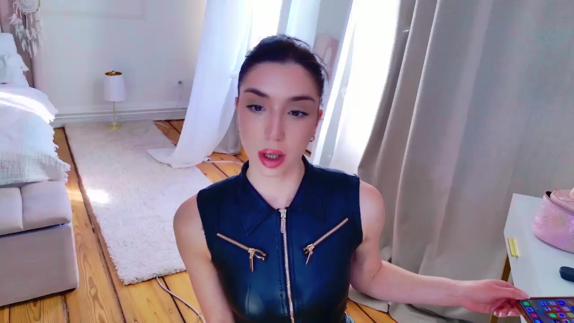 Gallery image thumbnail from LolaNiceAss1's myfreecams stream on, 03/19/2025, 15:35 image 4 of 20