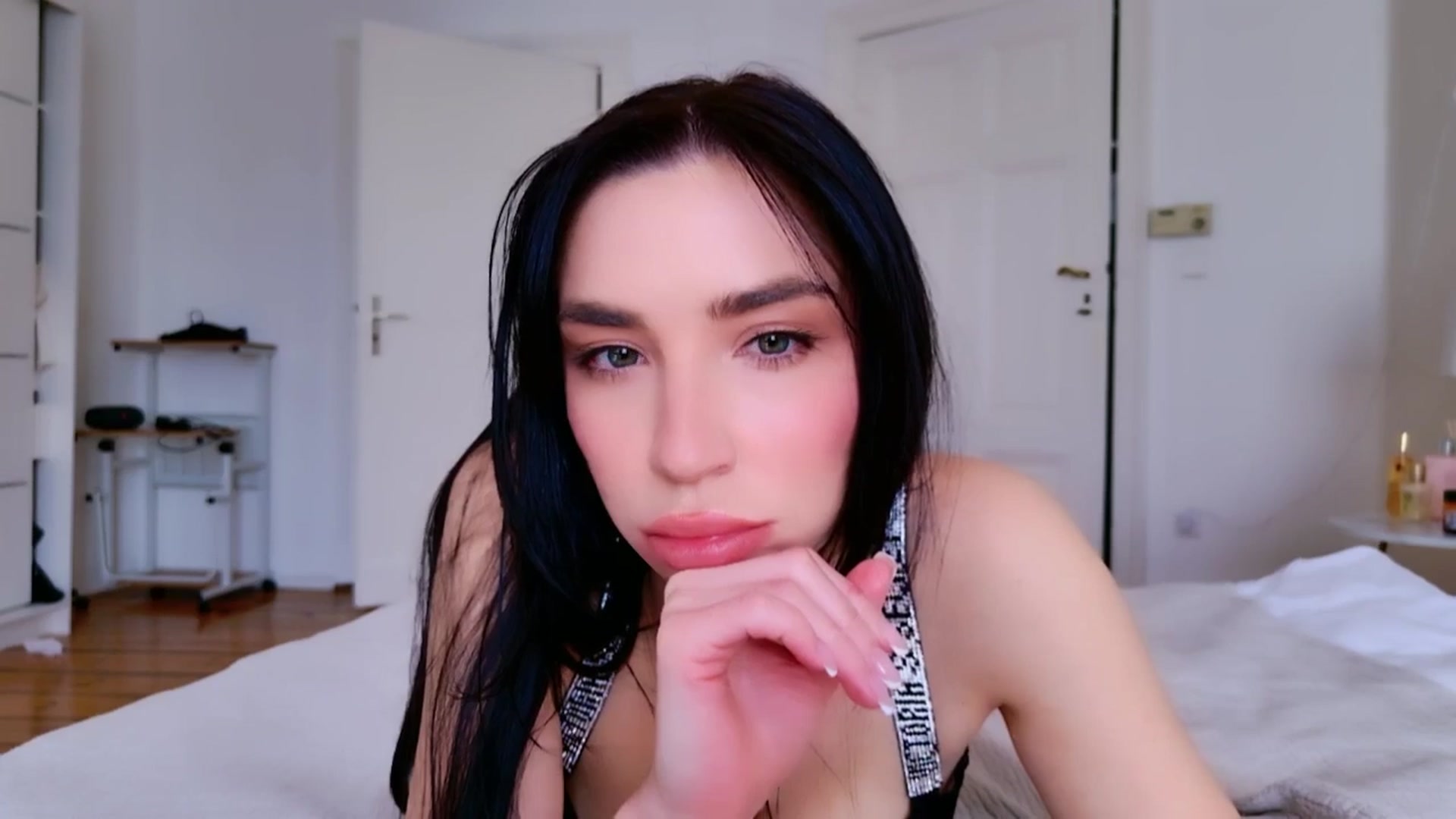 Gallery image thumbnail from LolaNiceAss1's myfreecams stream on, 03/20/2025, 10:46 image 16 of 20