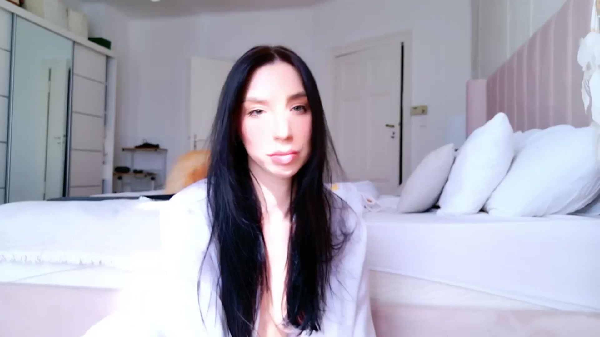 Gallery image thumbnail from LolaNiceAss1's myfreecams stream on, 03/20/2025, 12:09 image 18 of 20