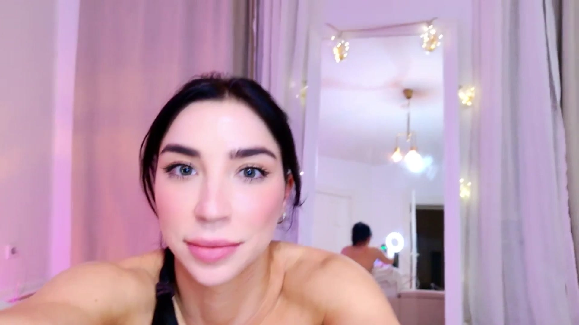 Gallery image thumbnail from LolaNiceAss1's myfreecams stream on, 03/27/2025, 18:31 image 18 of 20