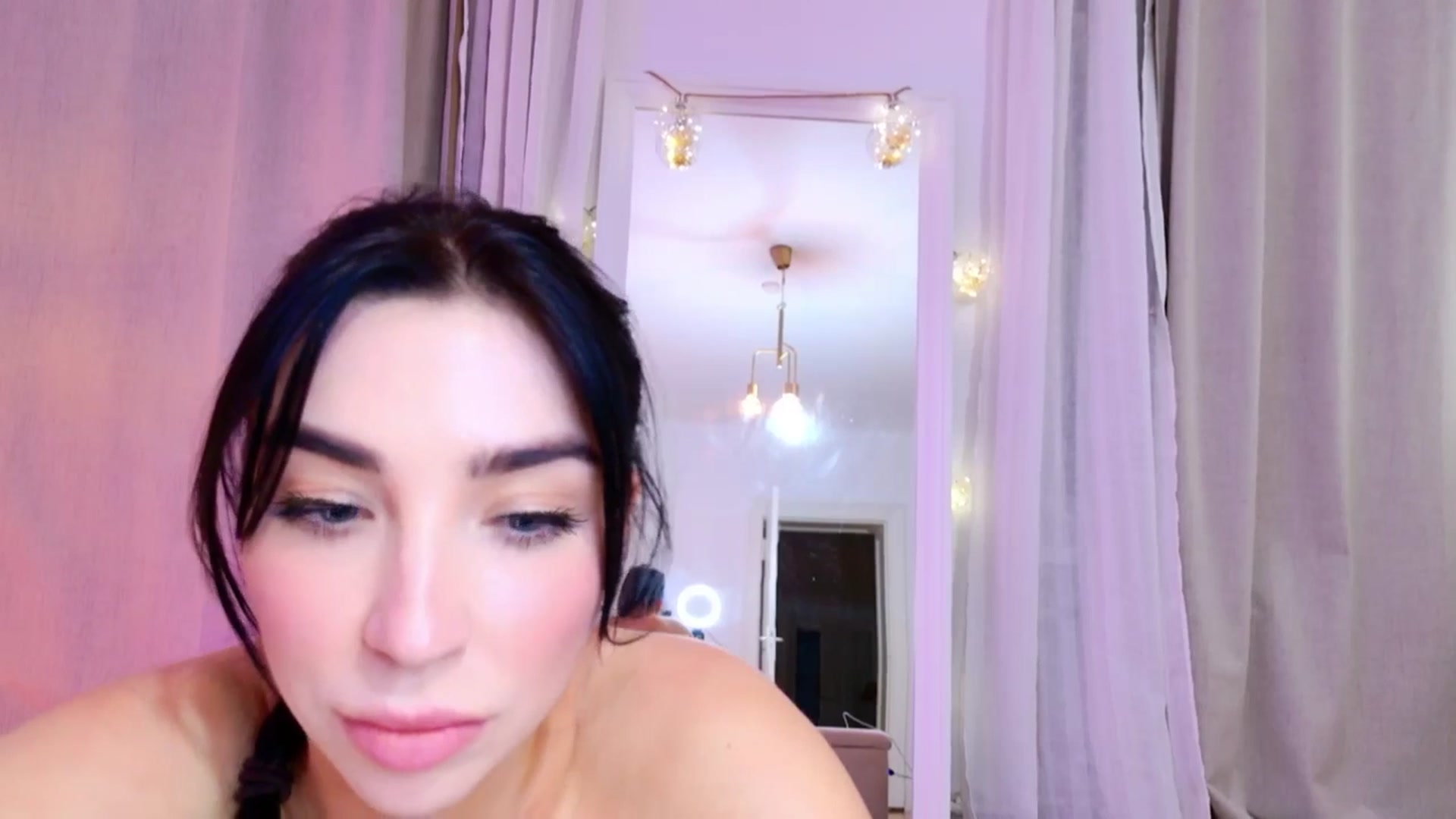Gallery image thumbnail from LolaNiceAss1's myfreecams stream on, 03/27/2025, 18:31 image 19 of 20