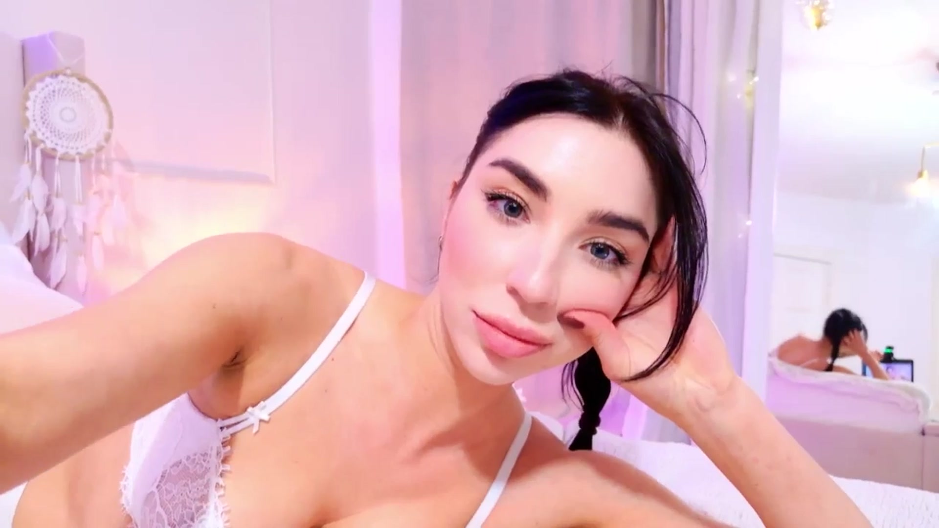 Gallery image thumbnail from LolaNiceAss1's myfreecams stream on, 03/27/2025, 18:31 image 5 of 20