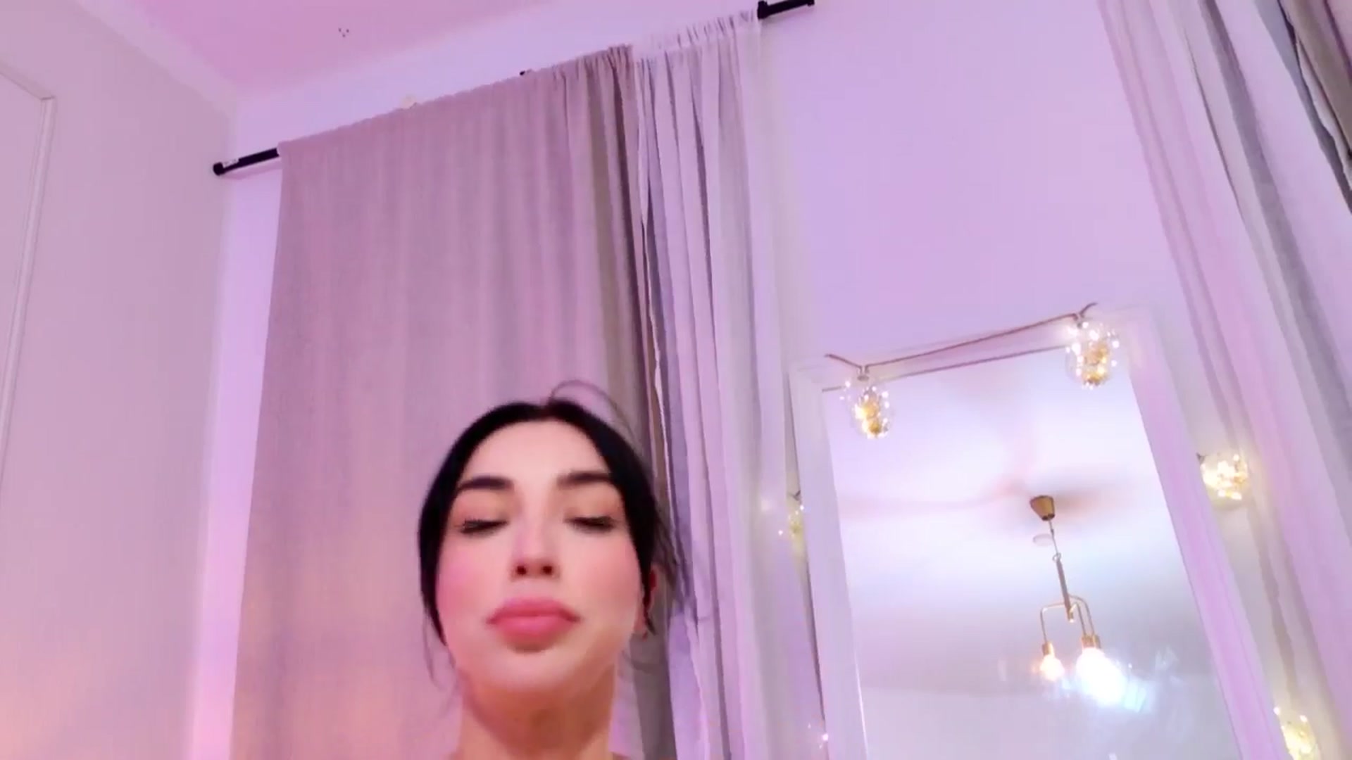 Gallery image thumbnail from LolaNiceAss1's myfreecams stream on, 03/27/2025, 18:31 image 8 of 20