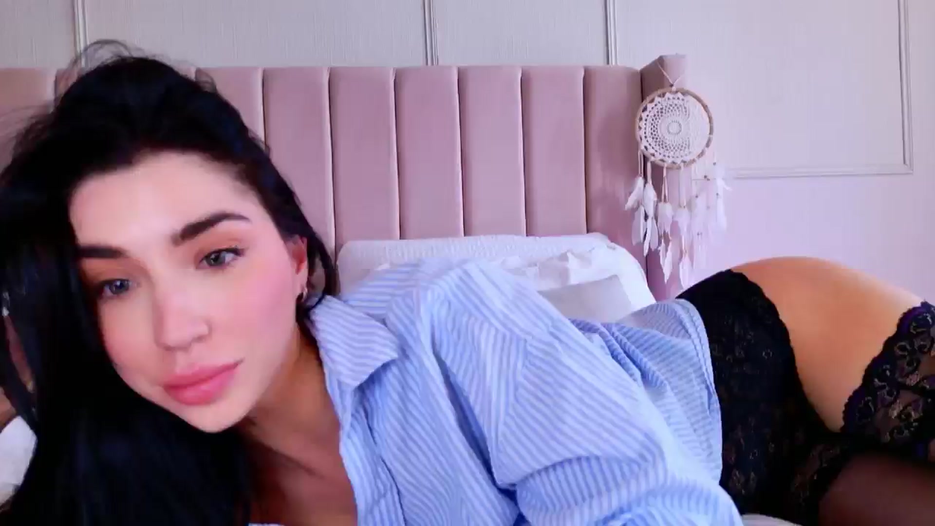 Gallery image thumbnail from LolaNiceAss1's myfreecams stream on, 03/28/2025, 17:24 image 10 of 20
