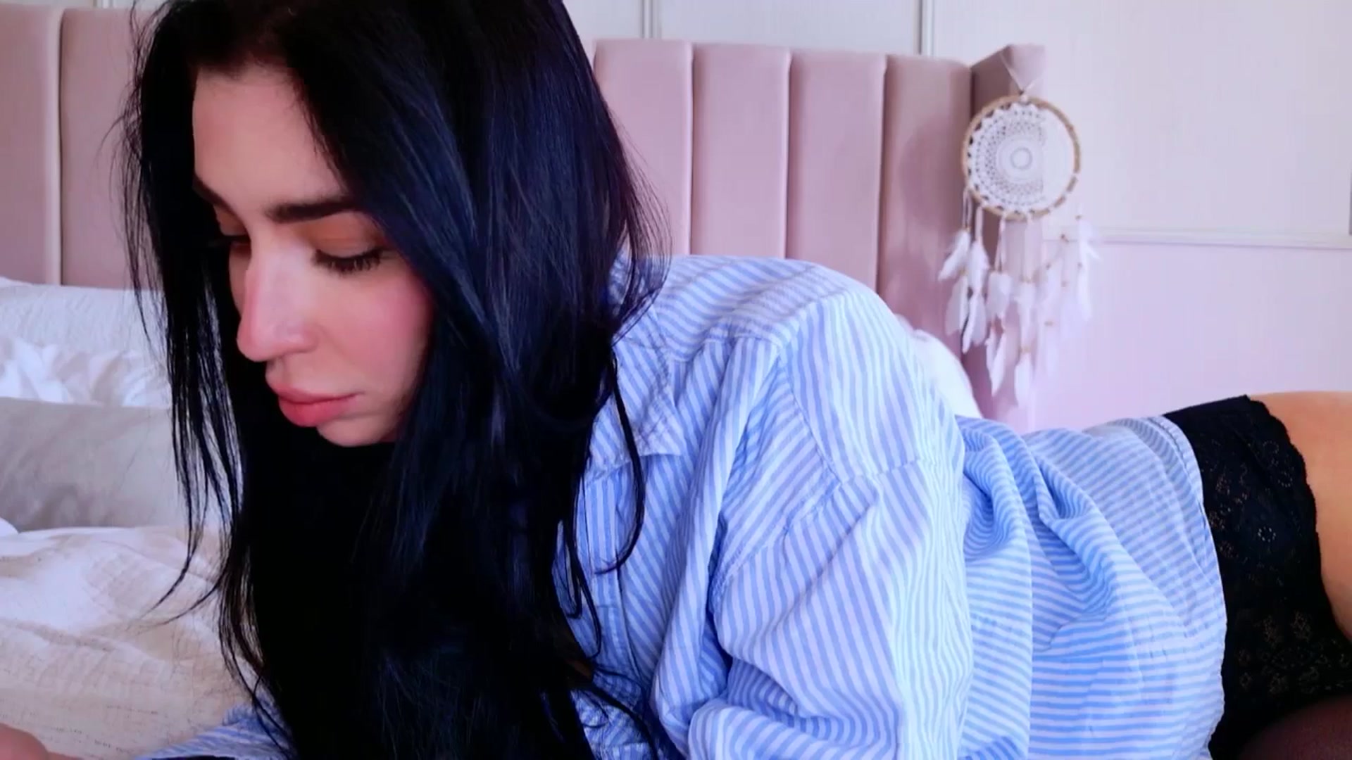 Gallery image thumbnail from LolaNiceAss1's myfreecams stream on, 03/28/2025, 17:24 image 8 of 20