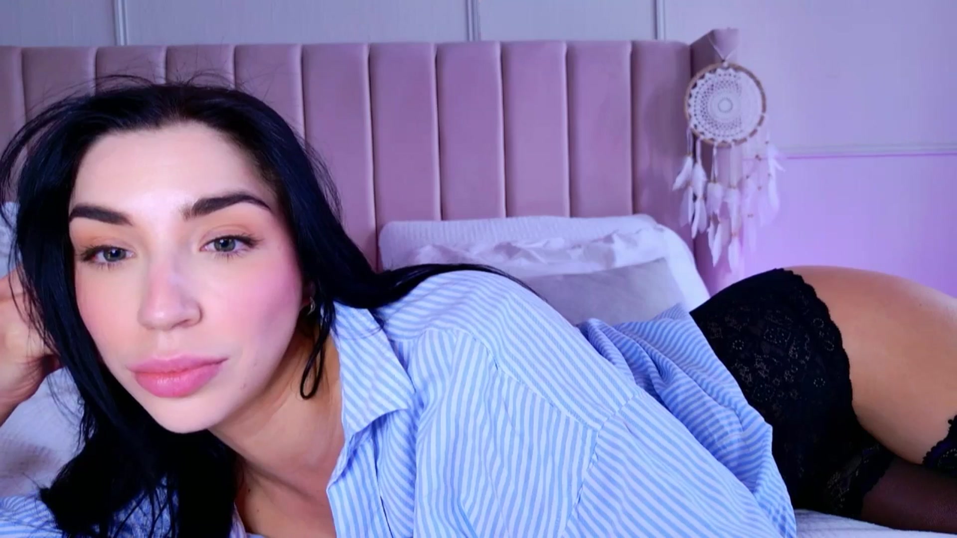 Gallery image thumbnail from LolaNiceAss1's myfreecams stream on, 03/28/2025, 17:24 image 19 of 20