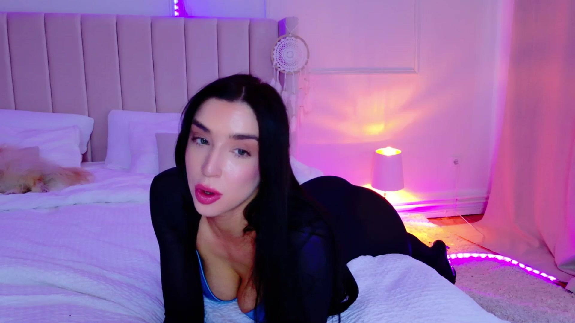 Gallery image thumbnail from LolaNiceAss1's myfreecams stream on, 03/30/2025, 17:21 image 15 of 20