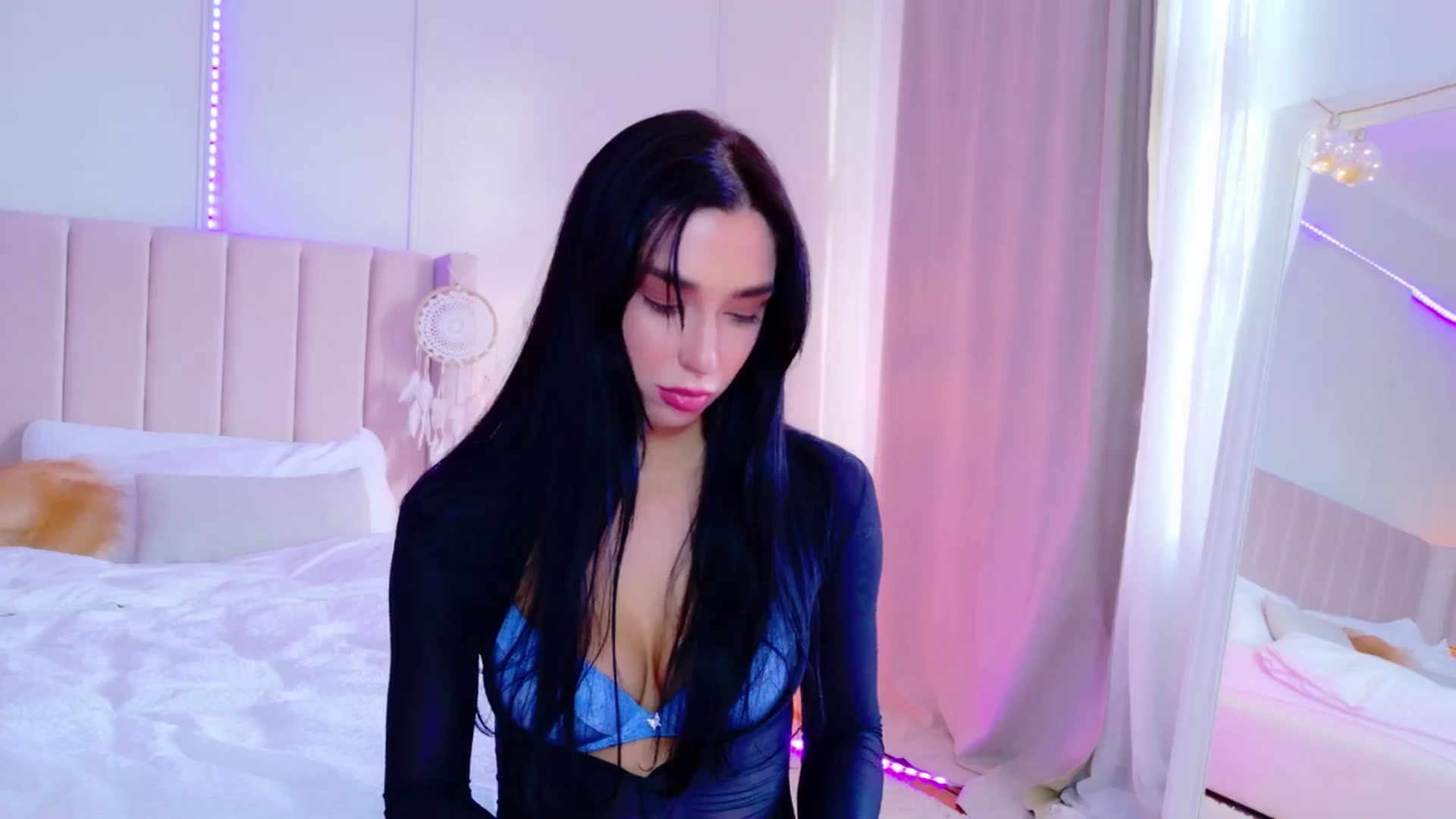 Gallery image thumbnail from LolaNiceAss1's myfreecams stream on, 03/30/2025, 17:21 image 5 of 20