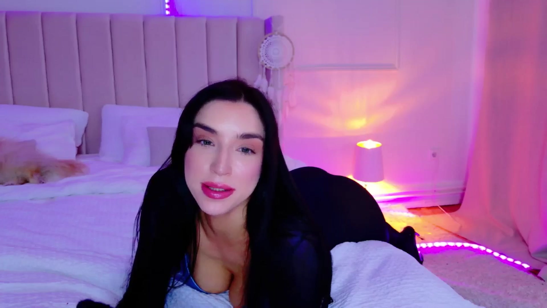 Gallery image thumbnail from LolaNiceAss1's myfreecams stream on, 03/30/2025, 17:21 image 14 of 20