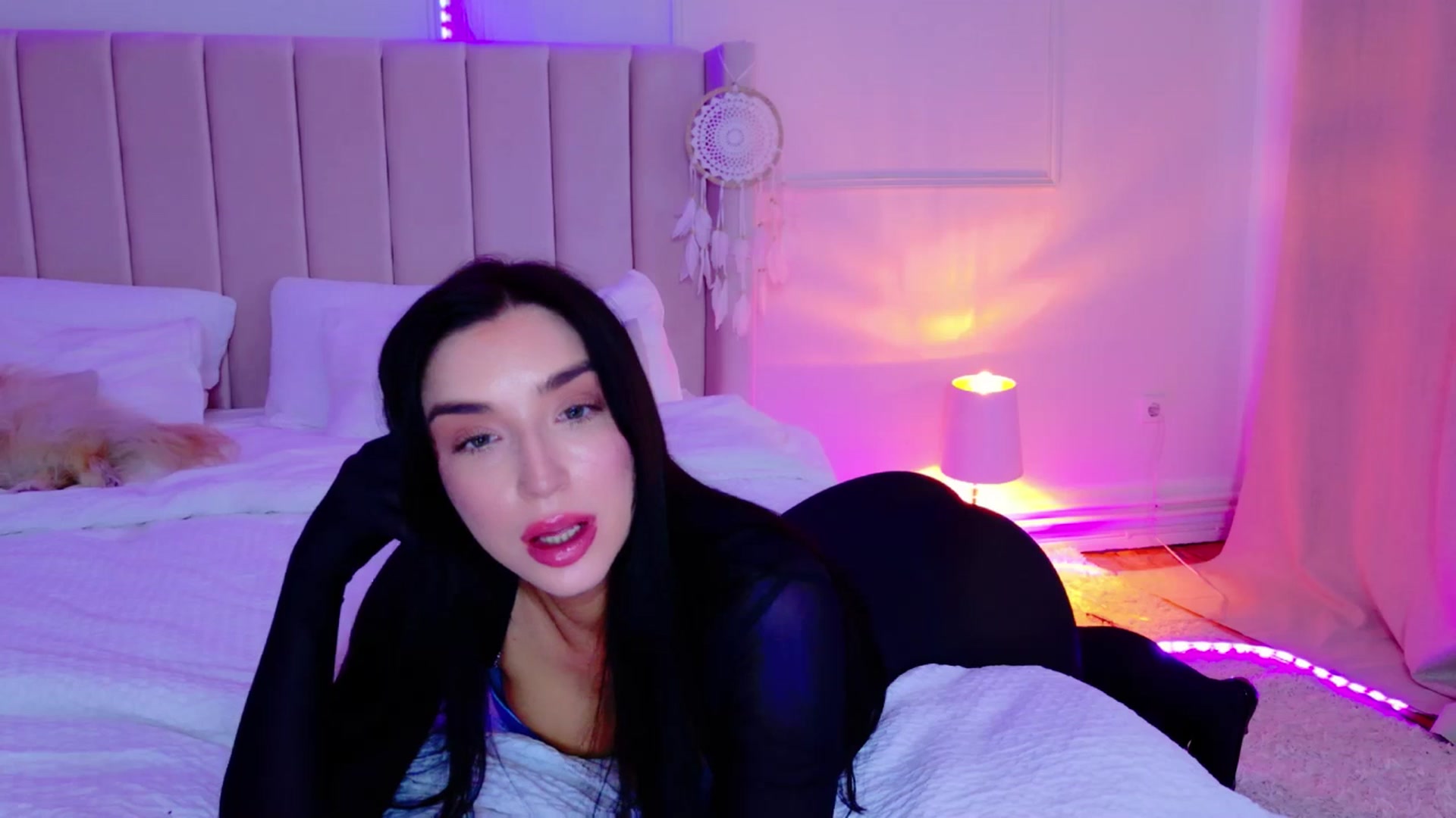 Gallery image thumbnail from LolaNiceAss1's myfreecams stream on, 03/30/2025, 17:21 image 16 of 20