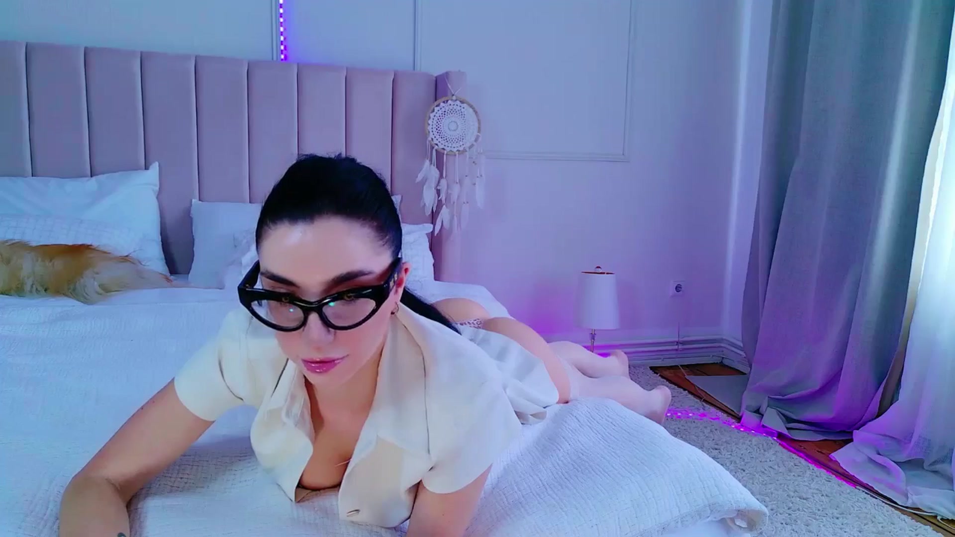 Gallery image thumbnail from LolaNiceAss1's myfreecams stream on, 04/06/2025, 10:56 image 10 of 20