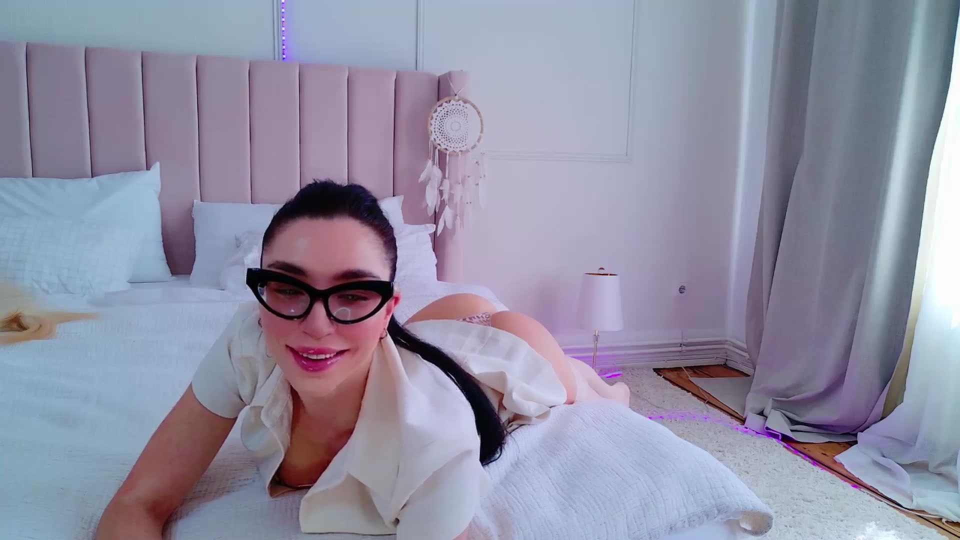 Gallery image thumbnail from LolaNiceAss1's myfreecams stream on, 04/06/2025, 10:56 image 17 of 20