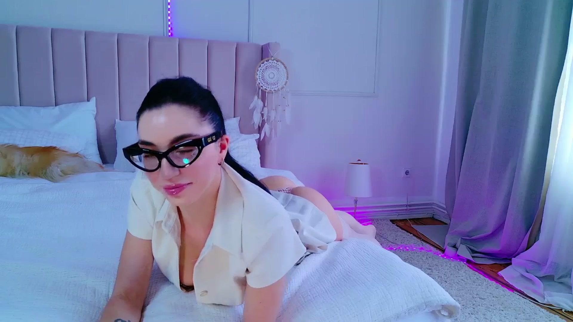 Gallery image thumbnail from LolaNiceAss1's myfreecams stream on, 04/06/2025, 10:56 image 7 of 20
