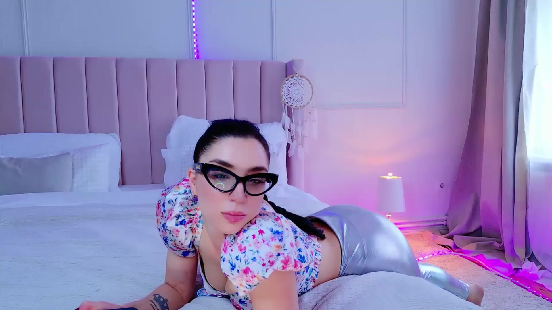 Gallery image thumbnail from LolaNiceAss1's myfreecams stream on, 04/07/2025, 15:17 image 20 of 20