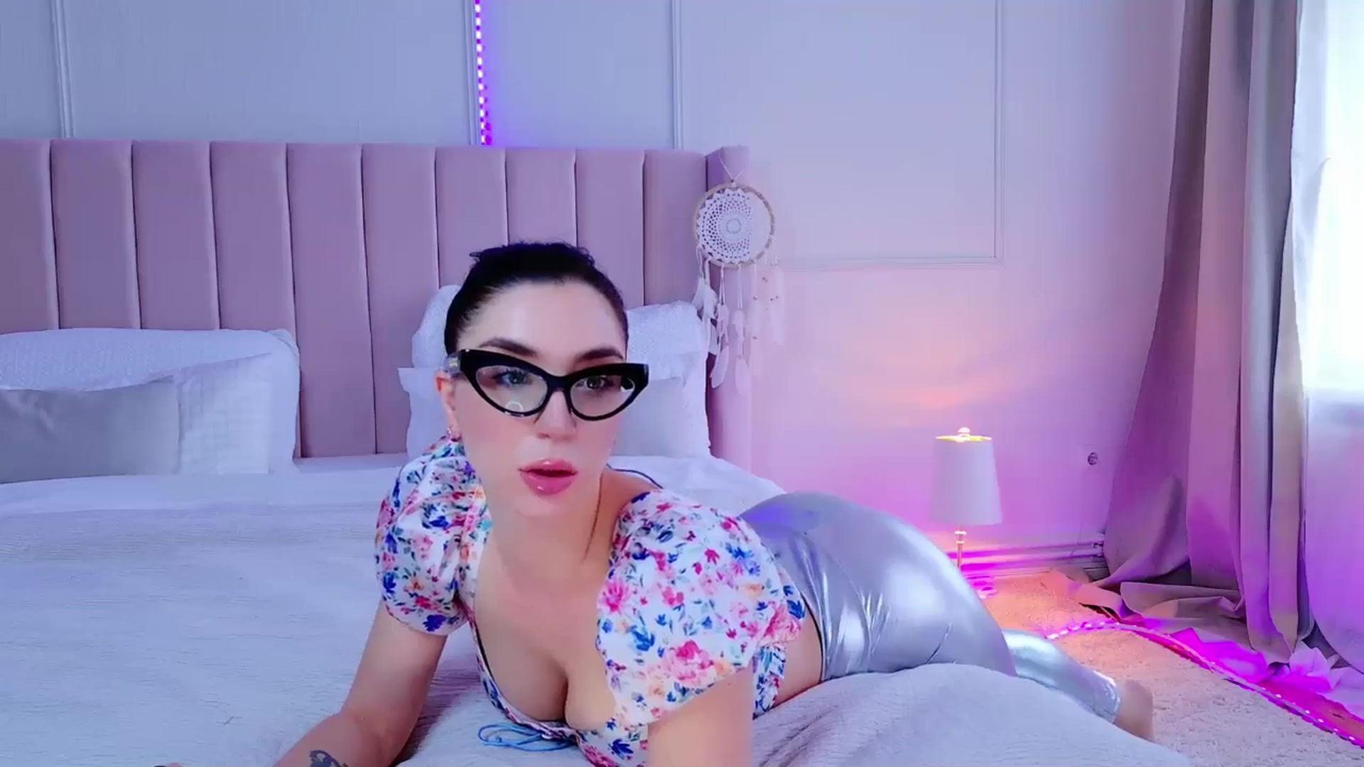 Gallery image thumbnail from LolaNiceAss1's myfreecams stream on, 04/07/2025, 15:17 image 13 of 20