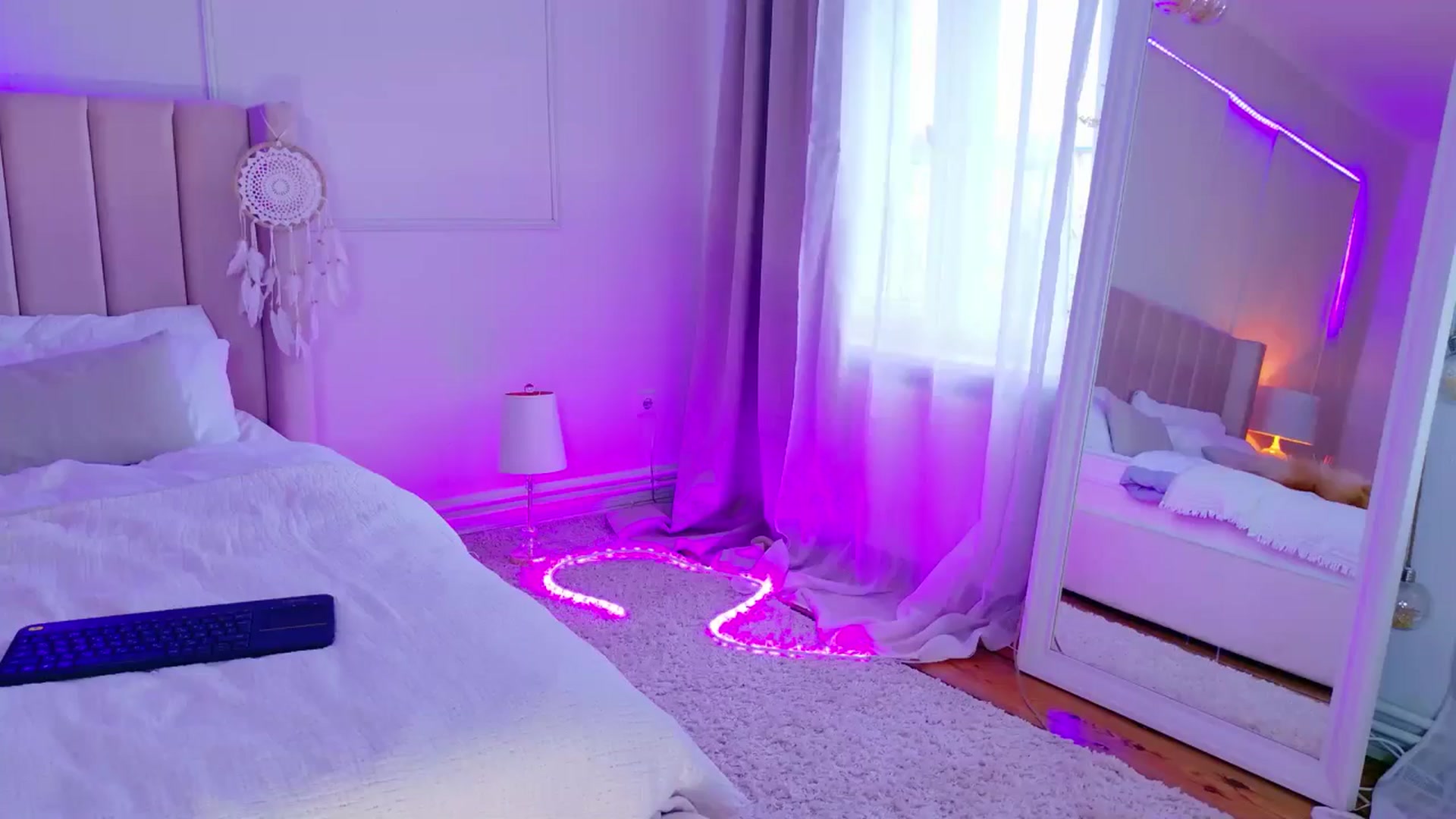 Gallery image thumbnail from LolaNiceAss1's myfreecams stream on, 04/19/2025, 17:30 image 2 of 20