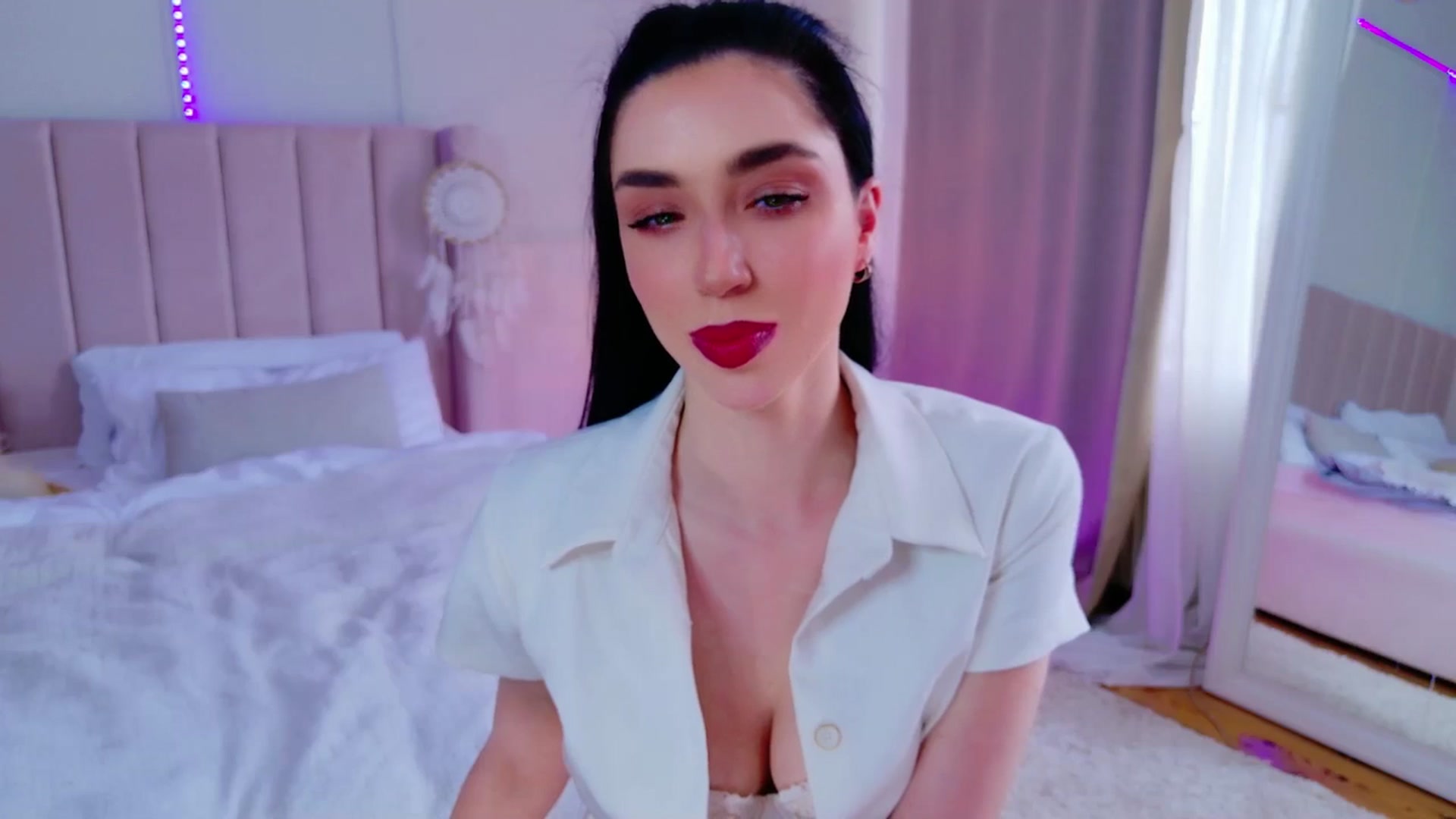 Gallery image thumbnail from LolaNiceAss1's myfreecams stream on, 04/21/2025, 14:18 image 6 of 20