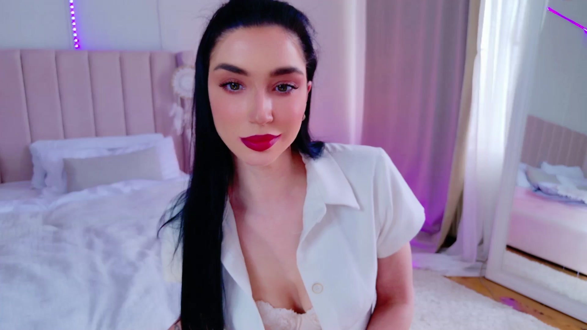 Gallery image thumbnail from LolaNiceAss1's myfreecams stream on, 04/21/2025, 14:18 image 10 of 20