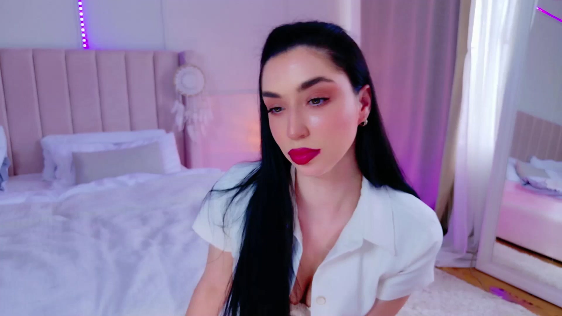 Gallery image thumbnail from LolaNiceAss1's myfreecams stream on, 04/21/2025, 14:18 image 18 of 20