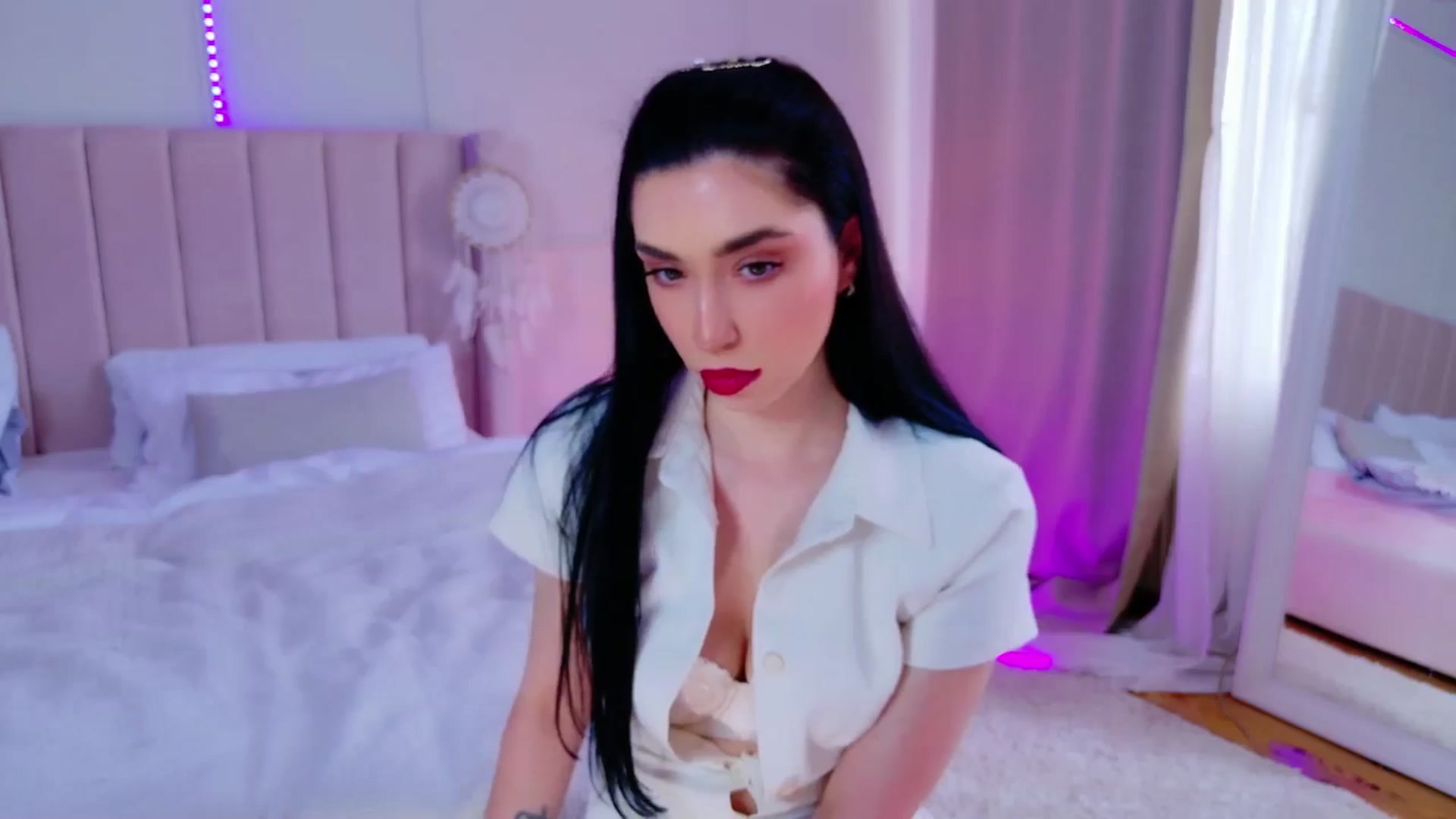 Gallery image thumbnail from LolaNiceAss1's myfreecams stream on, 04/21/2025, 14:18 image 19 of 20