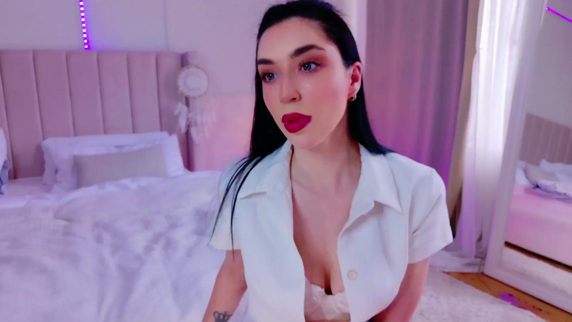 Gallery image thumbnail from LolaNiceAss1's myfreecams stream on, 04/21/2025, 14:18 image 15 of 20