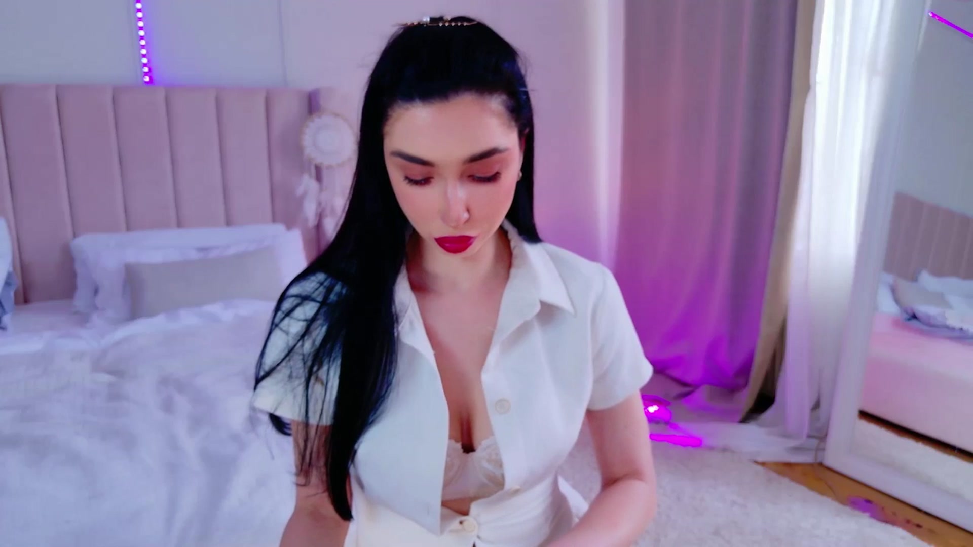 Gallery image thumbnail from LolaNiceAss1's myfreecams stream on, 04/21/2025, 14:18 image 14 of 20