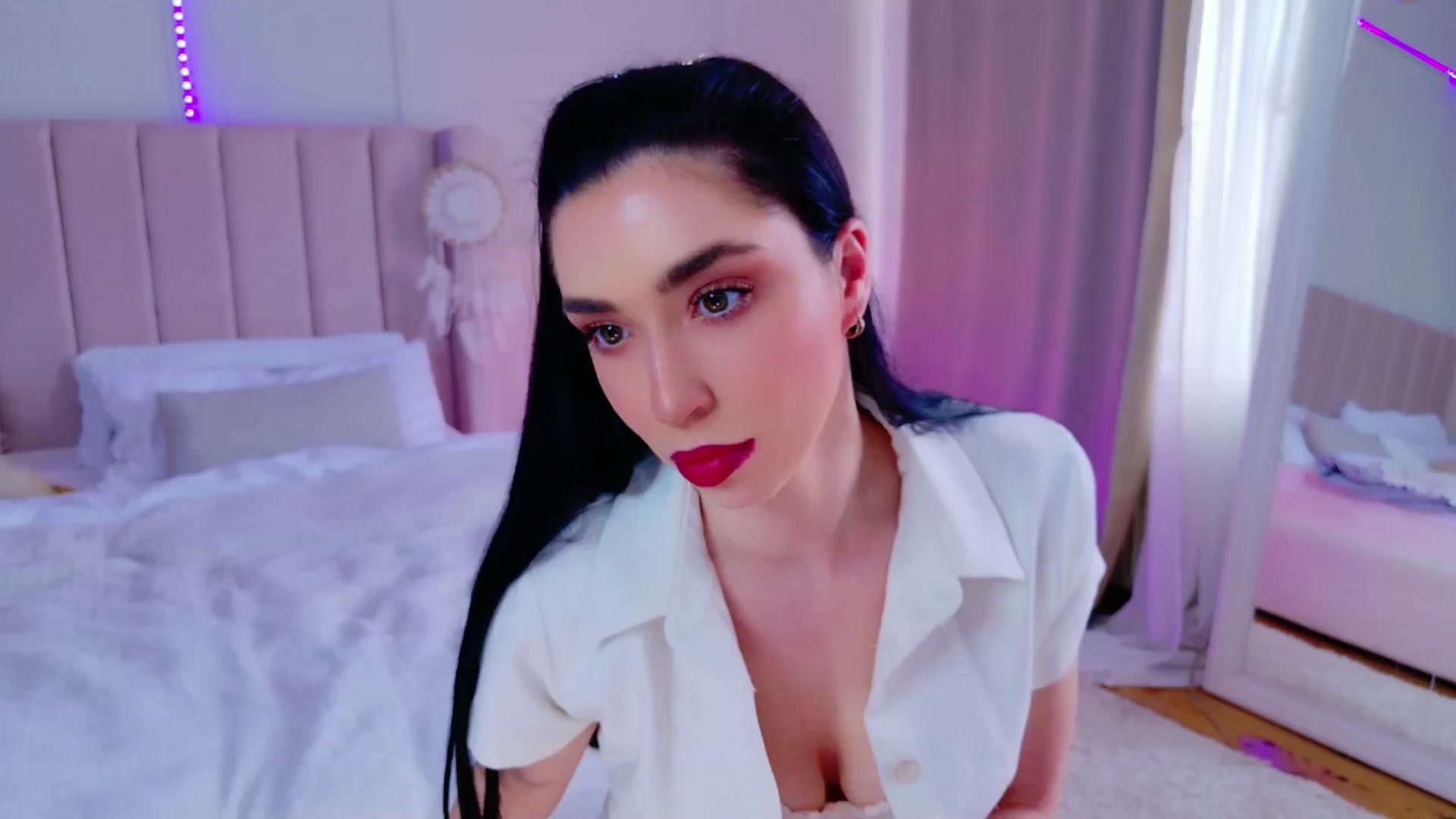 Gallery image thumbnail from LolaNiceAss1's myfreecams stream on, 04/21/2025, 14:18 image 5 of 20