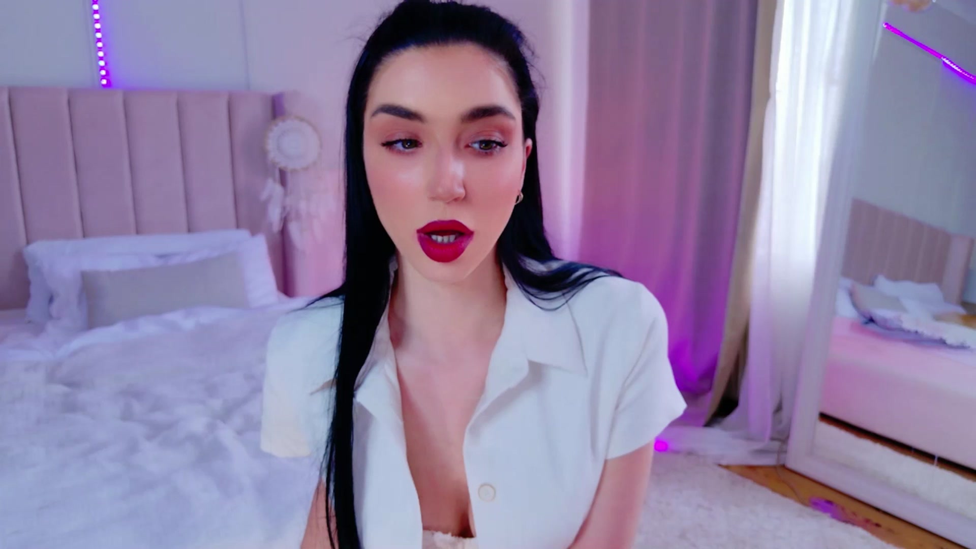 Gallery image thumbnail from LolaNiceAss1's myfreecams stream on, 04/21/2025, 14:18 image 2 of 20