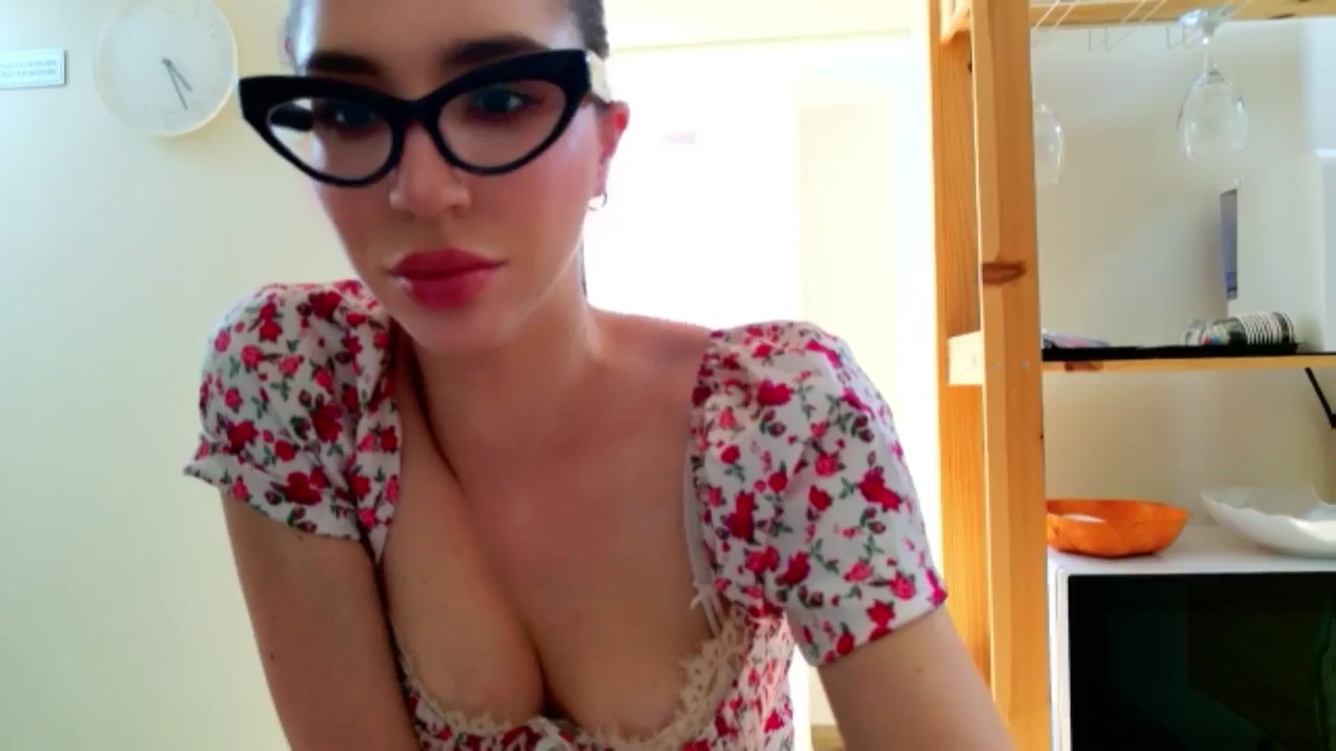 Gallery image thumbnail from LolaNiceAss1's myfreecams stream on, 05/16/2025, 14:41 image 9 of 20