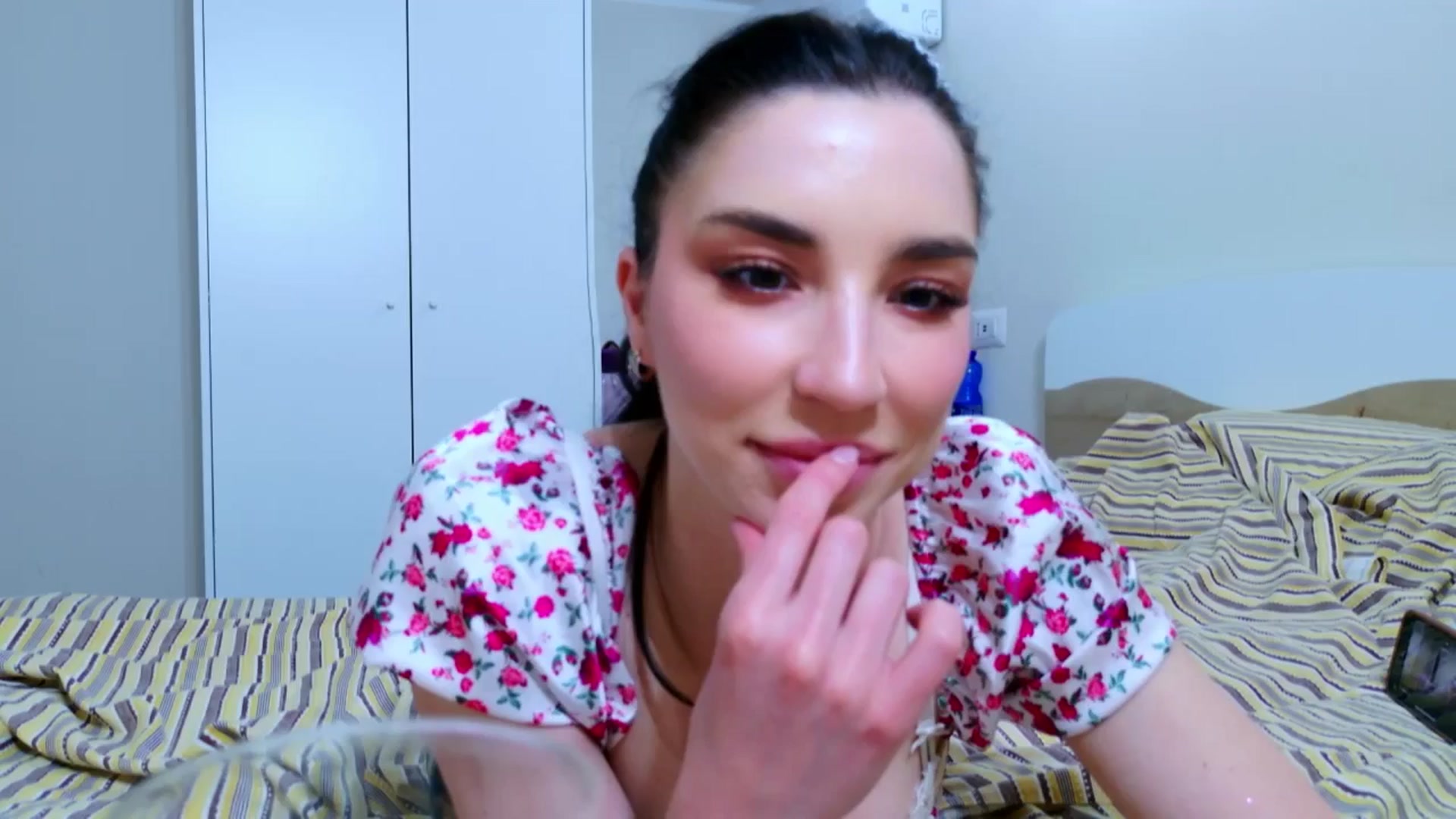 Gallery image thumbnail from LolaNiceAss1's myfreecams stream on, 05/16/2025, 17:32 image 1 of 20