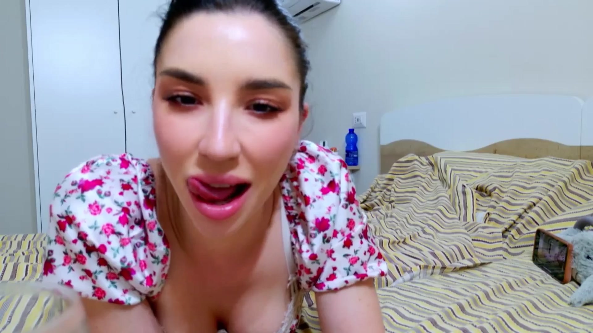 Gallery image thumbnail from LolaNiceAss1's myfreecams stream on, 05/16/2025, 17:32 image 14 of 20
