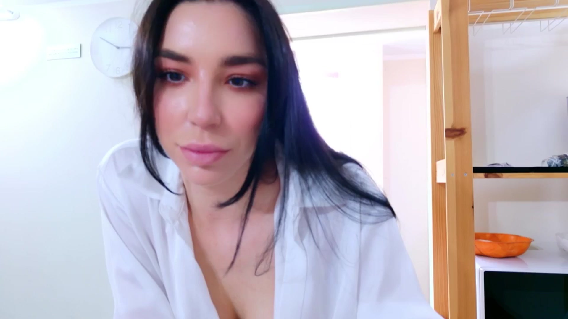 Gallery image thumbnail from LolaNiceAss1's myfreecams stream on, 05/18/2025, 14:15 image 1 of 20