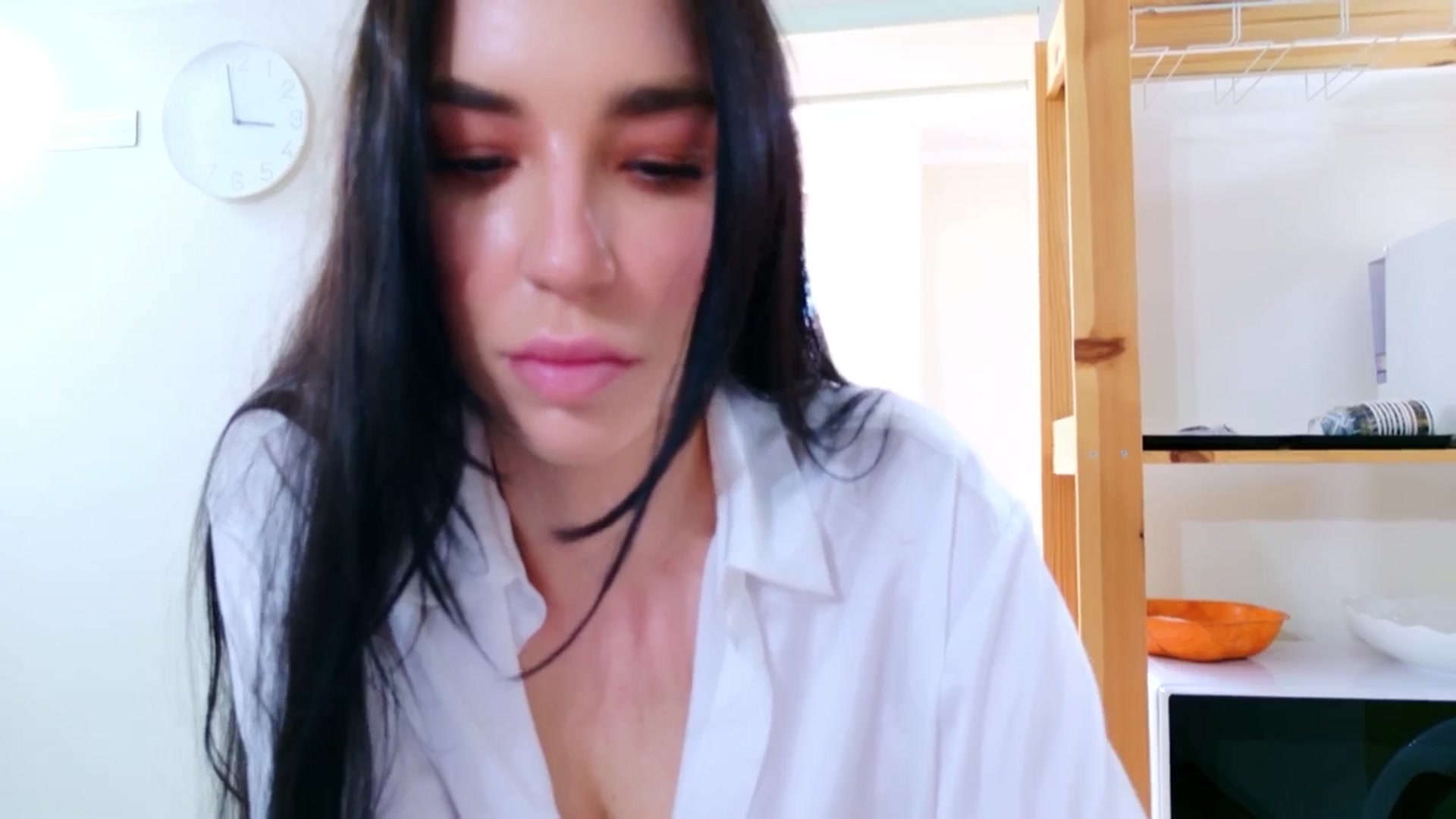 Gallery image thumbnail from LolaNiceAss1's myfreecams stream on, 05/18/2025, 14:15 image 3 of 20