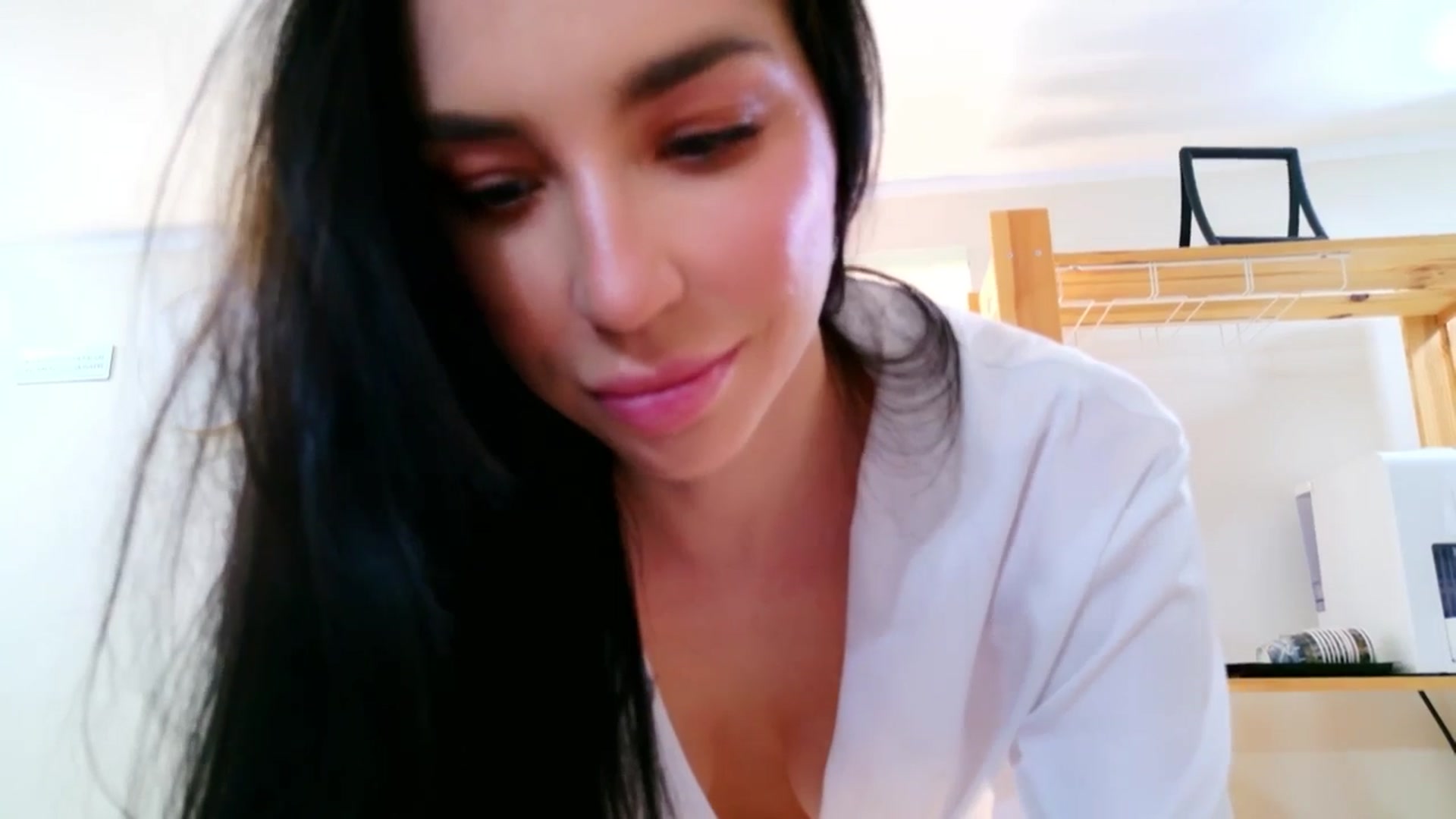 Gallery image thumbnail from LolaNiceAss1's myfreecams stream on, 05/18/2025, 14:15 image 19 of 20