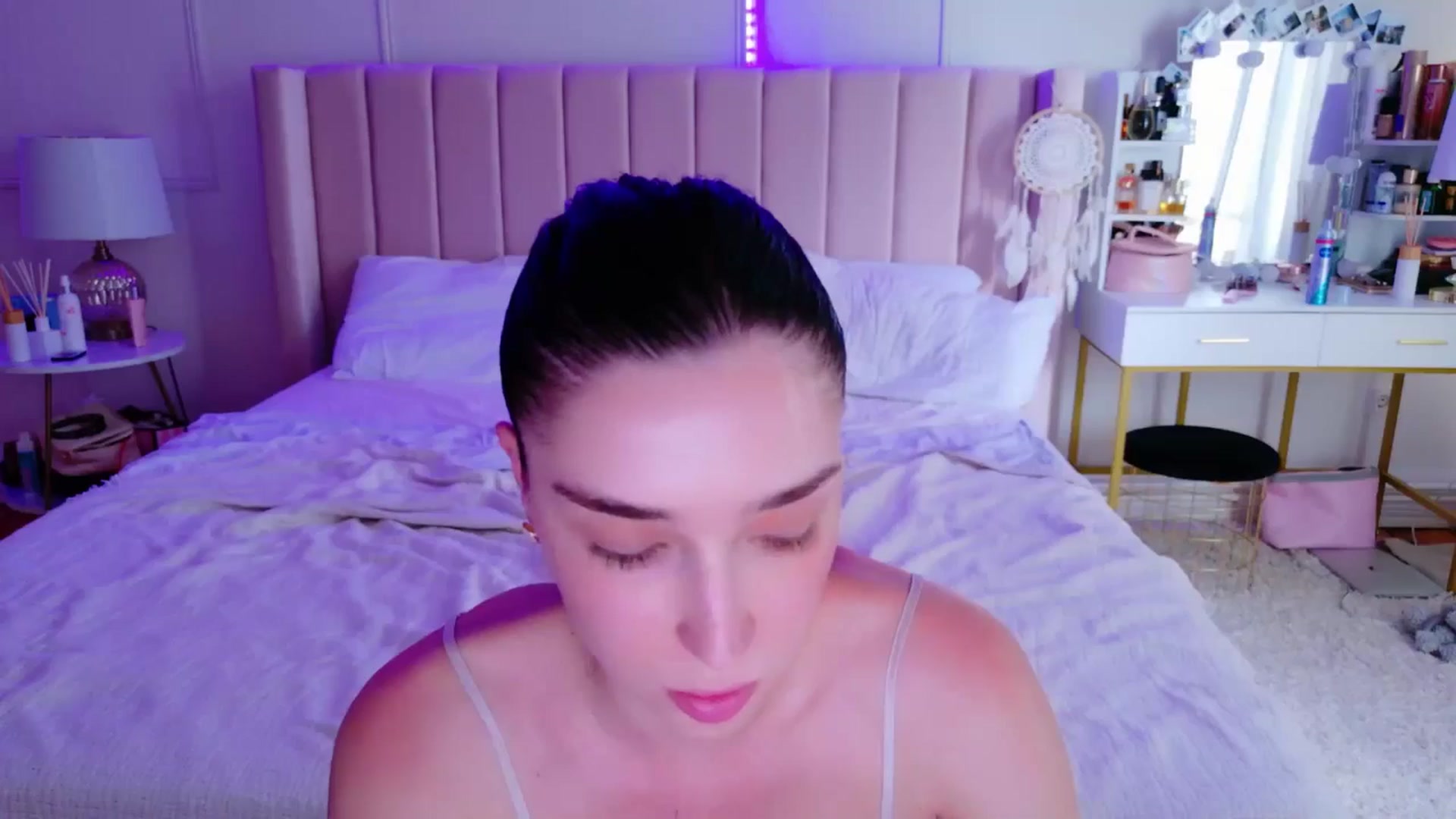 Gallery image thumbnail from LolaNiceAss1's myfreecams stream on, 06/01/2025, 16:38 image 2 of 20