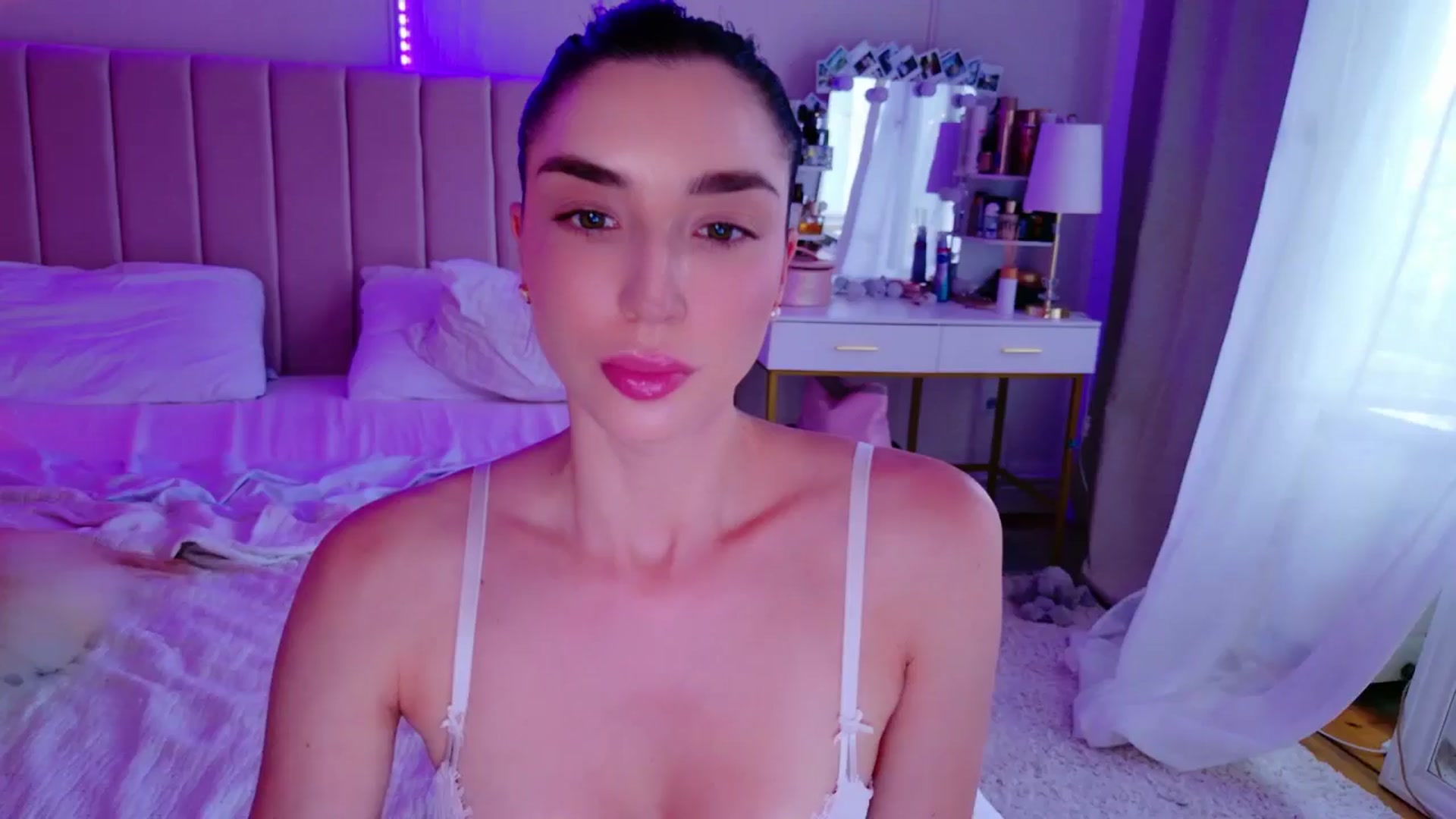 Gallery image thumbnail from LolaNiceAss1's myfreecams stream on, 06/01/2025, 17:55 image 12 of 20