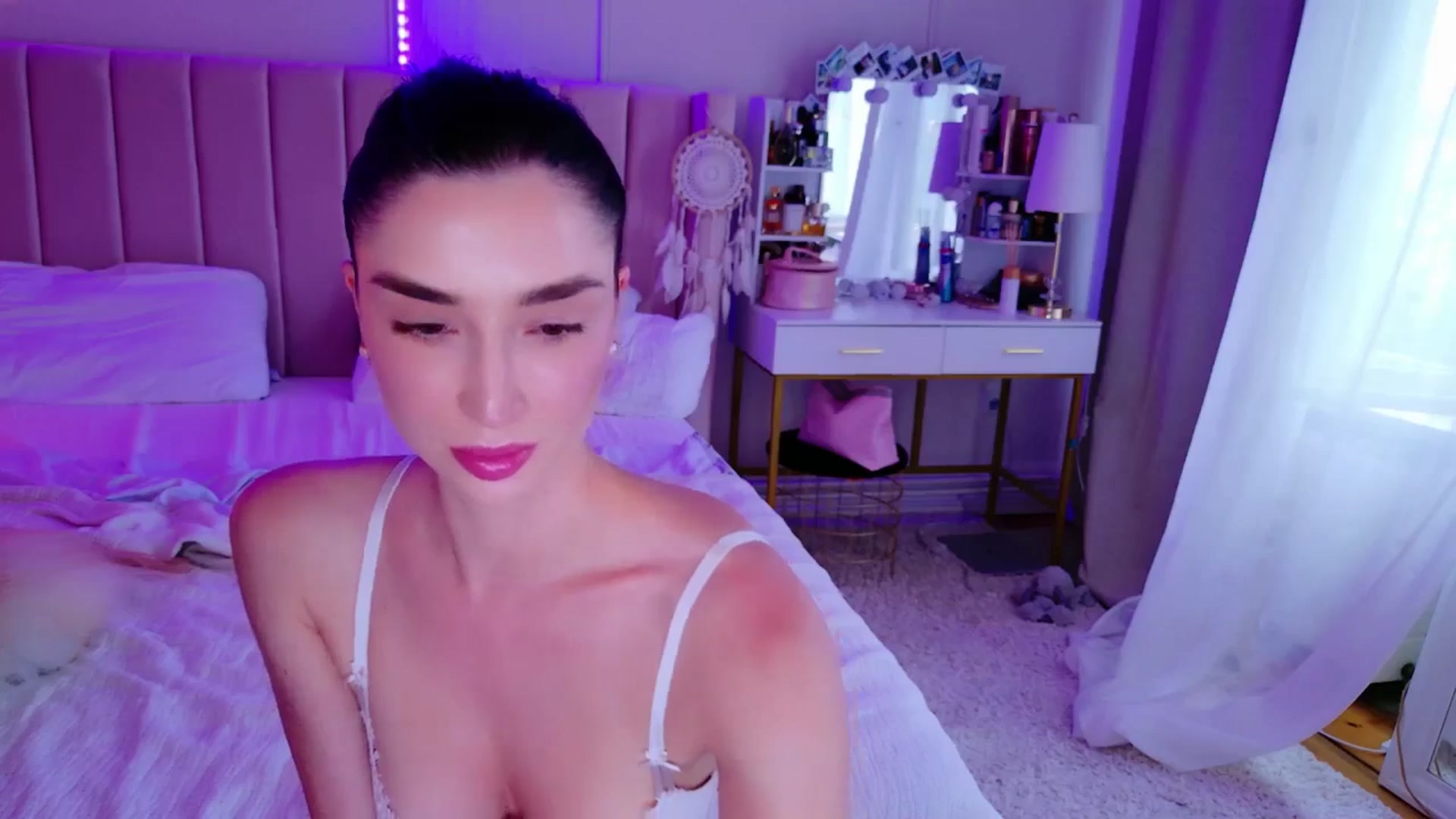 Gallery image thumbnail from LolaNiceAss1's myfreecams stream on, 06/01/2025, 17:55 image 14 of 20