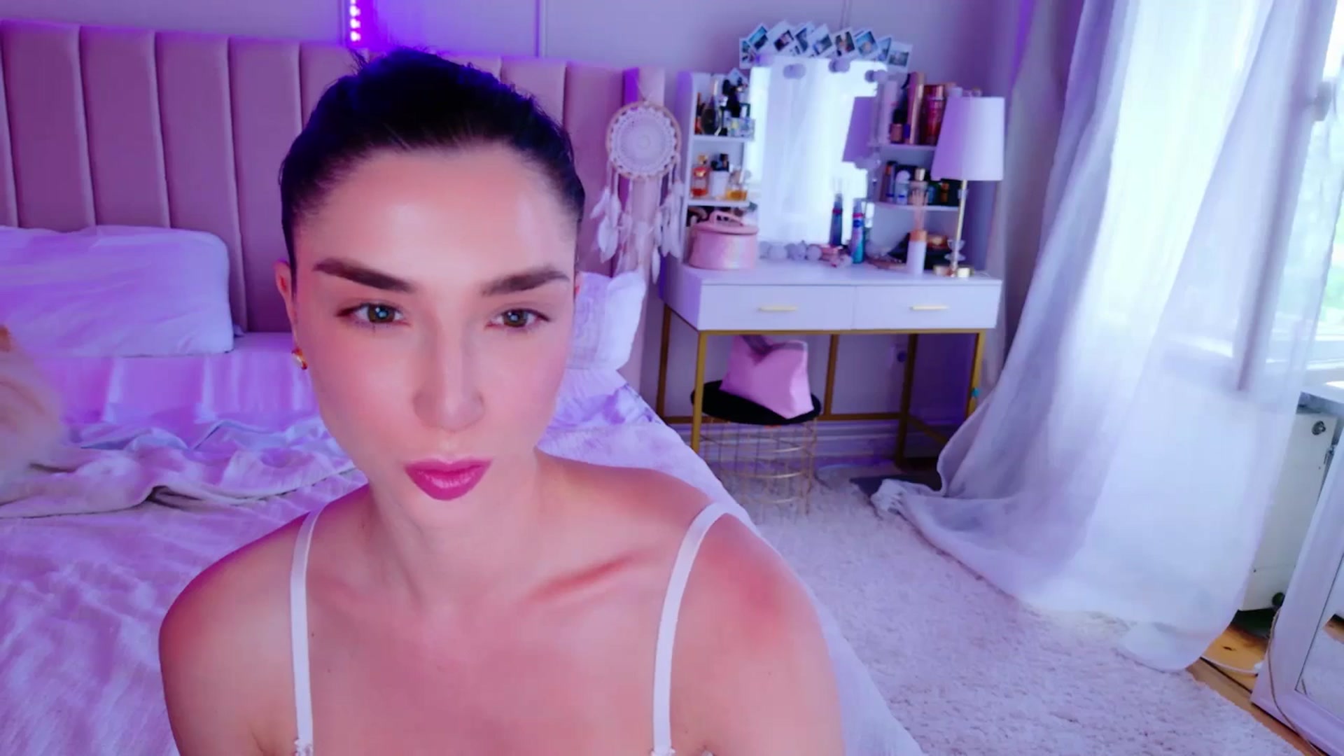 Gallery image thumbnail from LolaNiceAss1's myfreecams stream on, 06/01/2025, 17:55 image 20 of 20