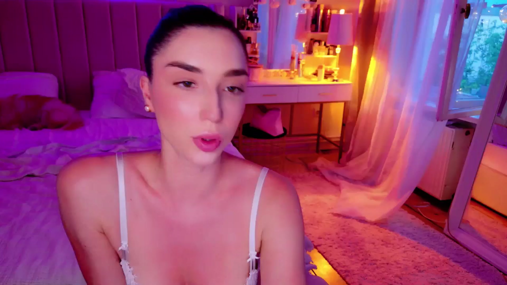 Gallery image thumbnail from LolaNiceAss1's myfreecams stream on, 06/01/2025, 19:43 image 18 of 20