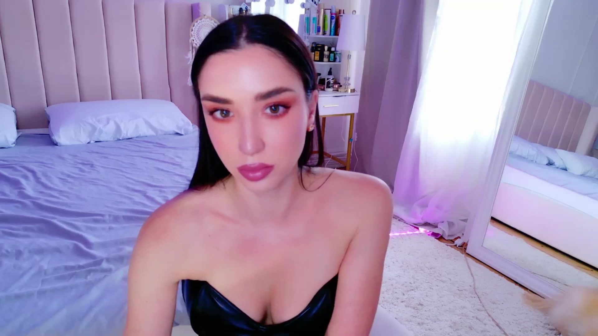 Gallery image thumbnail from LolaNiceAss1's myfreecams stream on, 06/08/2025, 15:46 image 8 of 20