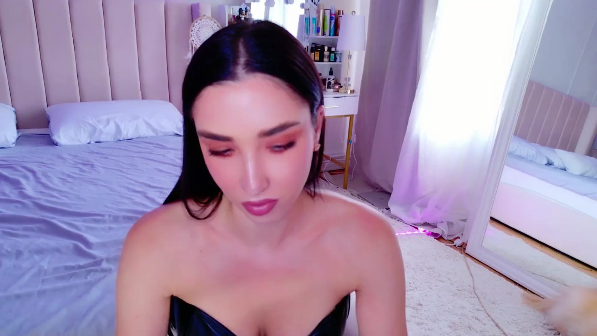 Gallery image thumbnail from LolaNiceAss1's myfreecams stream on, 06/08/2025, 15:46 image 6 of 20