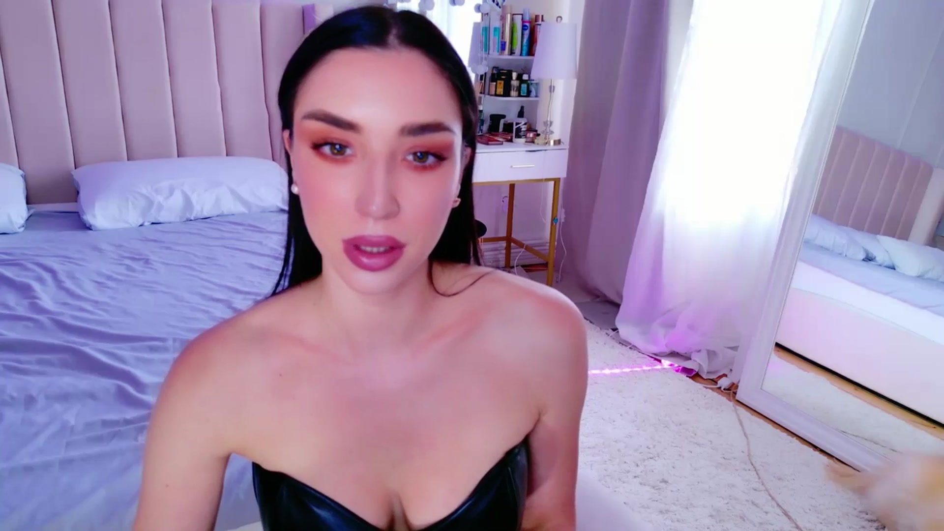Gallery image thumbnail from LolaNiceAss1's myfreecams stream on, 06/08/2025, 15:46 image 7 of 20