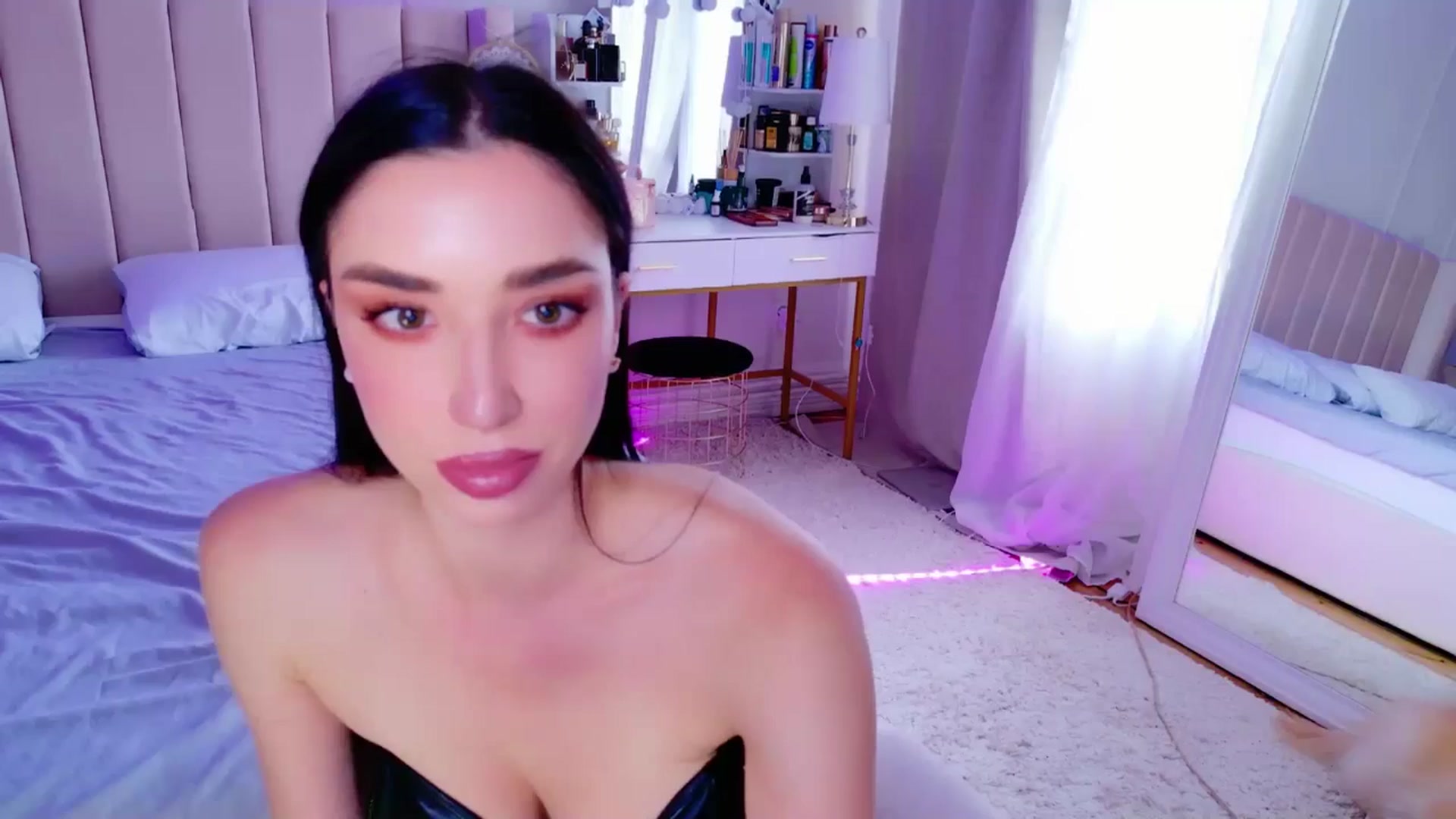 Gallery image thumbnail from LolaNiceAss1's myfreecams stream on, 06/08/2025, 15:46 image 10 of 20
