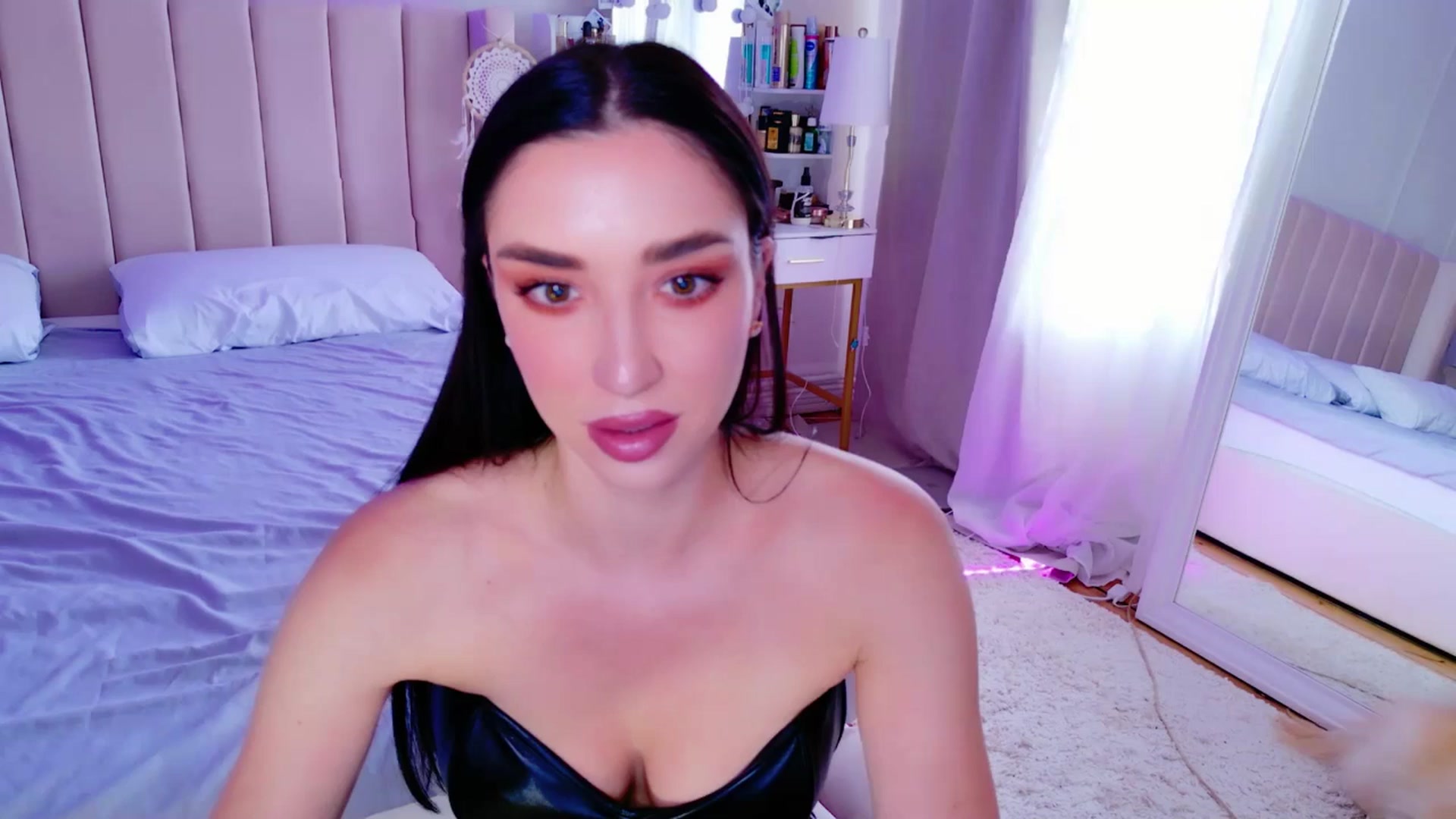 Gallery image thumbnail from LolaNiceAss1's myfreecams stream on, 06/08/2025, 15:46 image 9 of 20