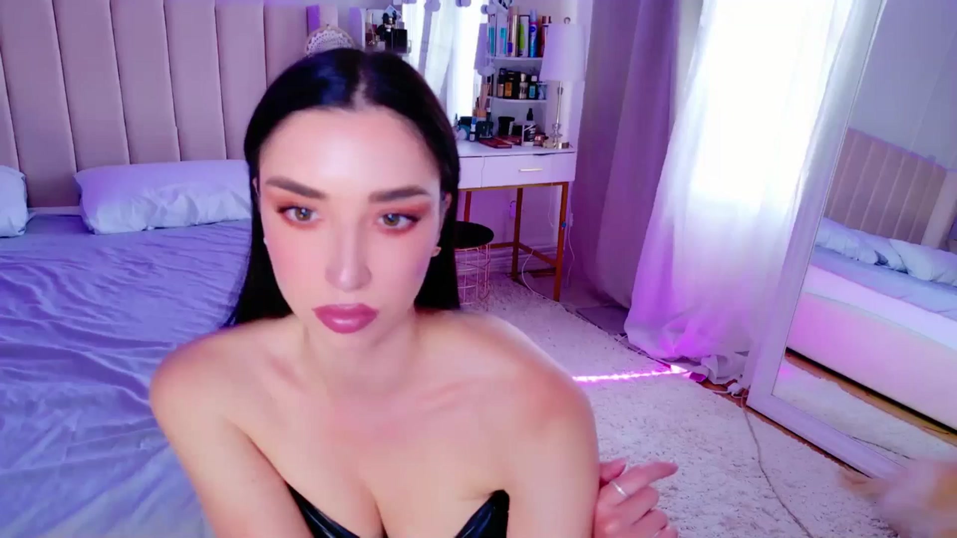 Gallery image thumbnail from LolaNiceAss1's myfreecams stream on, 06/08/2025, 15:46 image 15 of 20