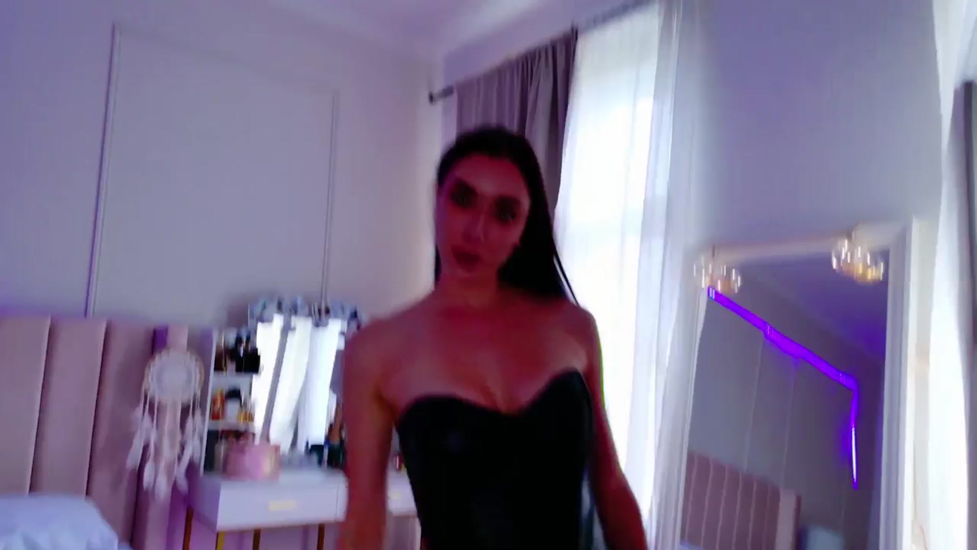 Gallery image thumbnail from LolaNiceAss1's myfreecams stream on, 06/08/2025, 15:46 image 1 of 20