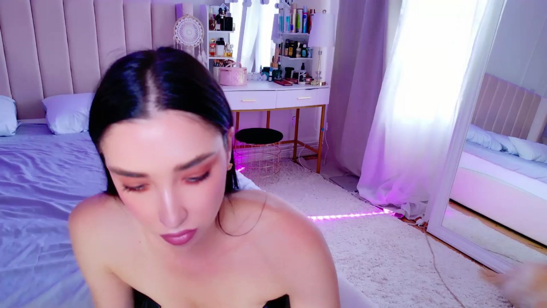 Gallery image thumbnail from LolaNiceAss1's myfreecams stream on, 06/08/2025, 15:46 image 11 of 20